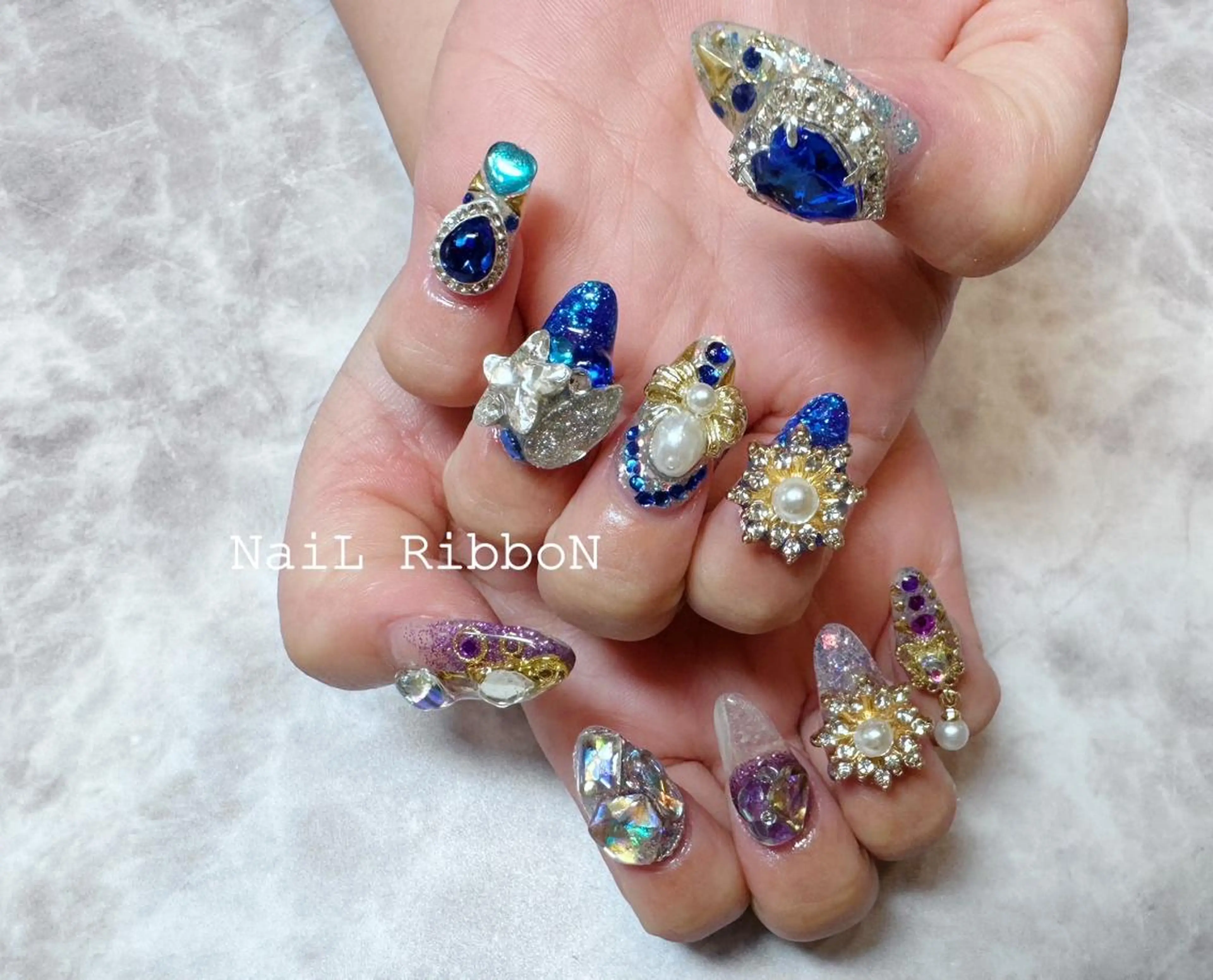 ネイル ネイルリボン 伊藤のネイルデザイン