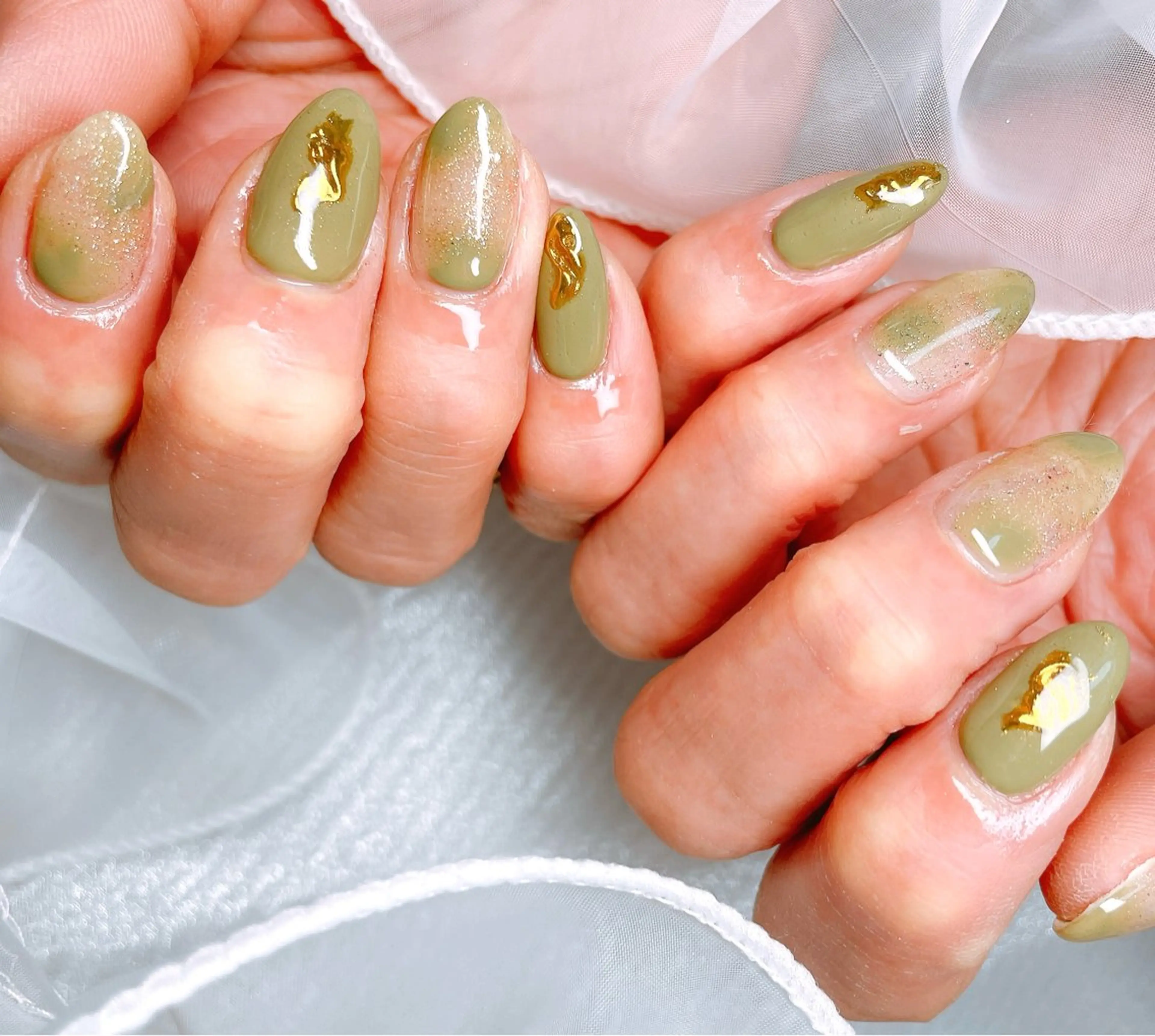 ネイル ミラーネイル ニュアンスネイル ハンドネイル ハンドケア GAL_ NAILのネイルデザイン