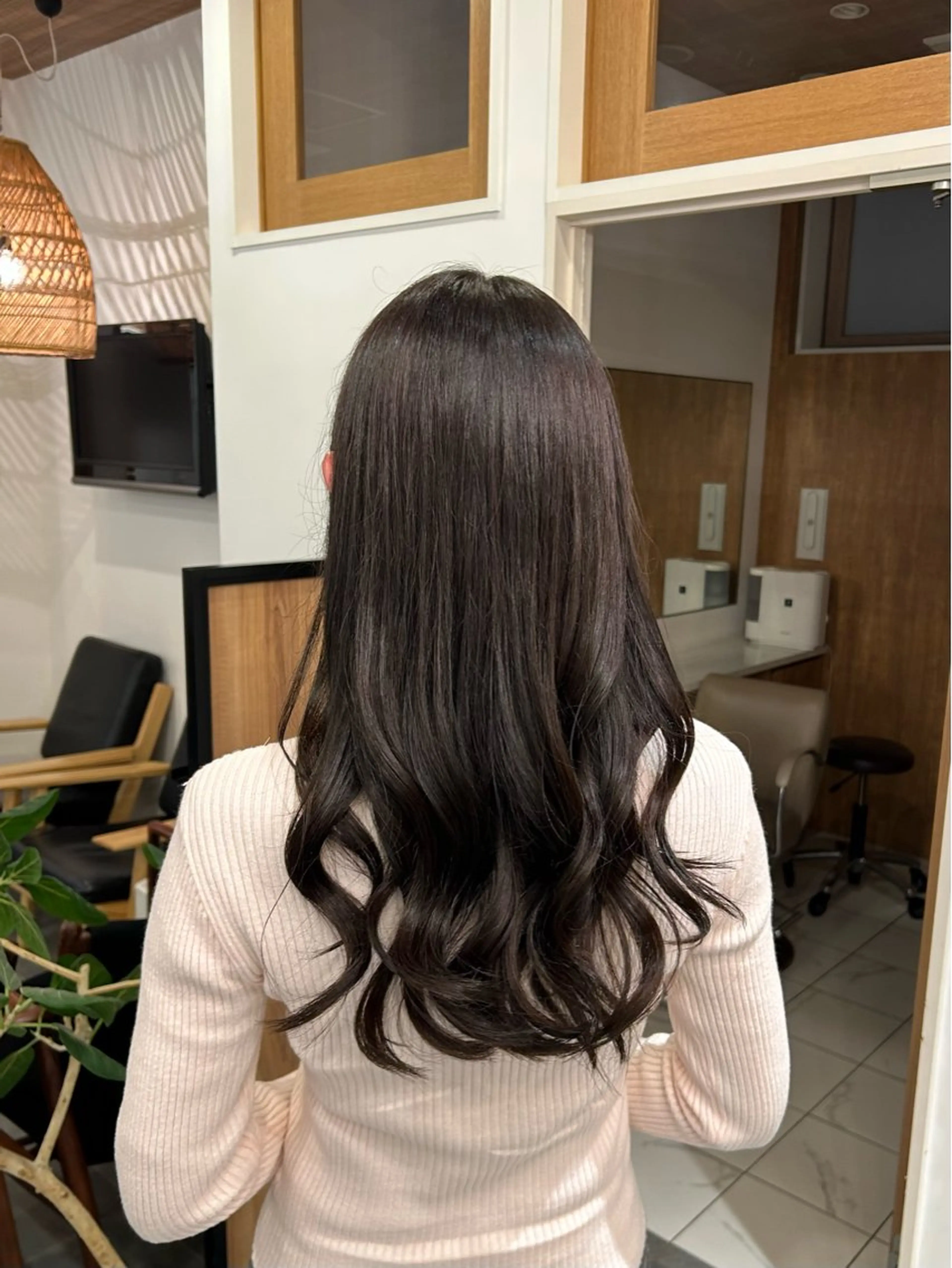 カラー 透明感カラー ヘアカラー 根本 琴子のヘアスタイル