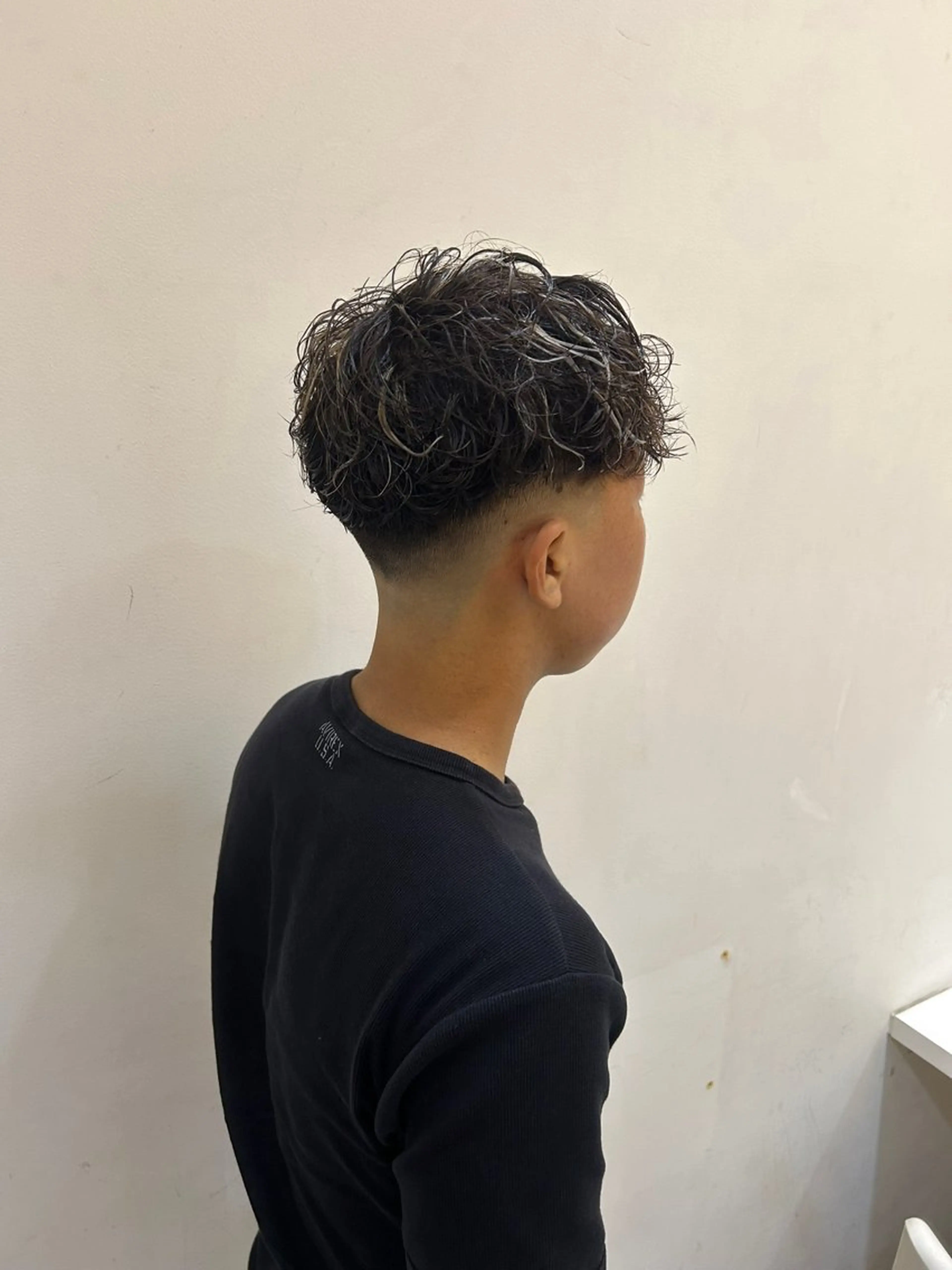 カラー パーマ メンズ メンズハイライト メンズメッシュ スペインカール ハイライトカラー メッシュ カット ヘアカラー パーマ メンズパーマ/ フェード　Tumのヘアスタイル