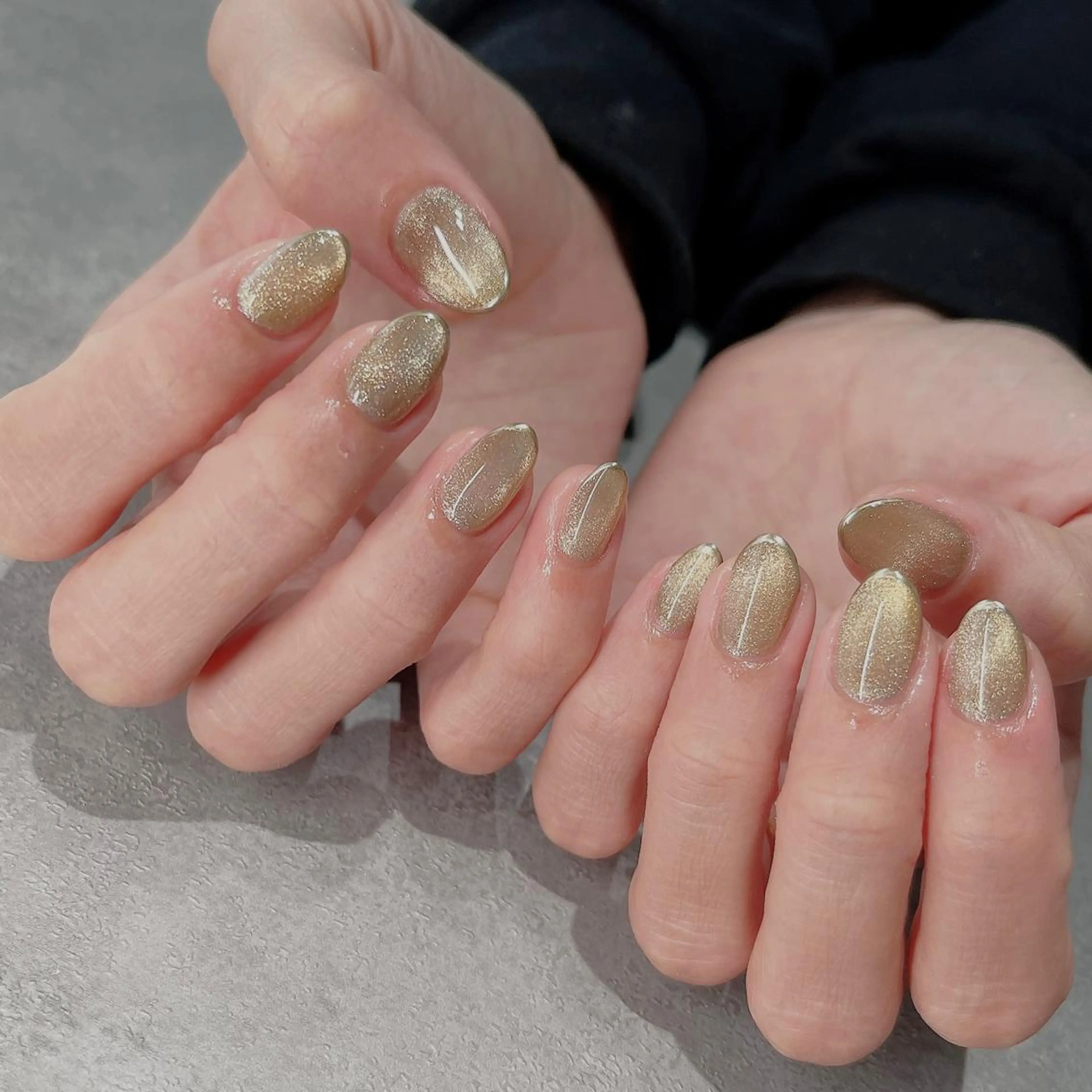 ネイル フットネイル フレンチネイル ジェルネイル ラメ(グリッター) ラメグラデーション ハンドネイル NEO Beauty Salon所属・𝐍𝐄𝐎 𝐉𝐔𝐑𝐈のネイルデザイン