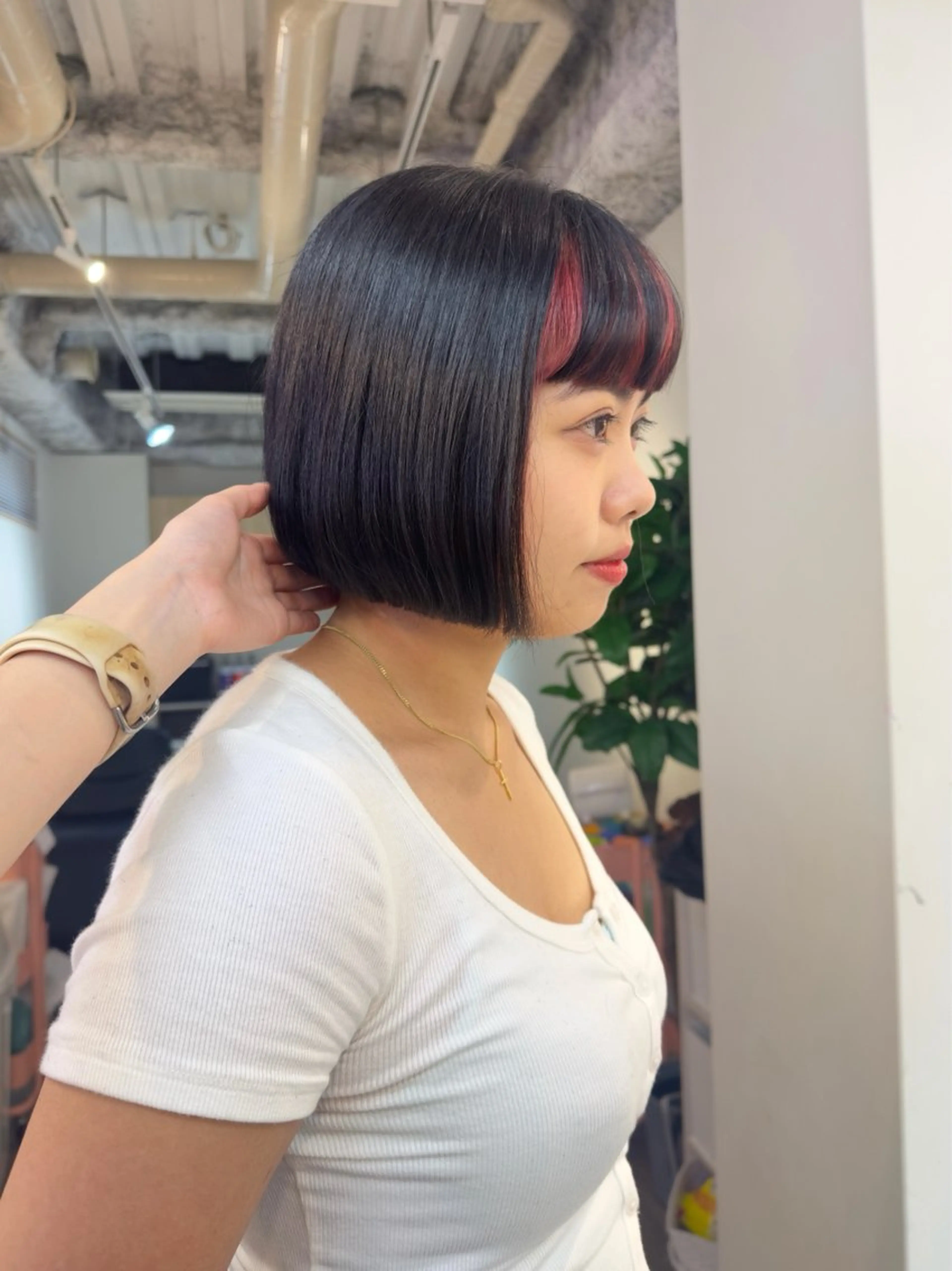 ショート カラー レイヤー/顔周り /いいぬまみかのヘアスタイル