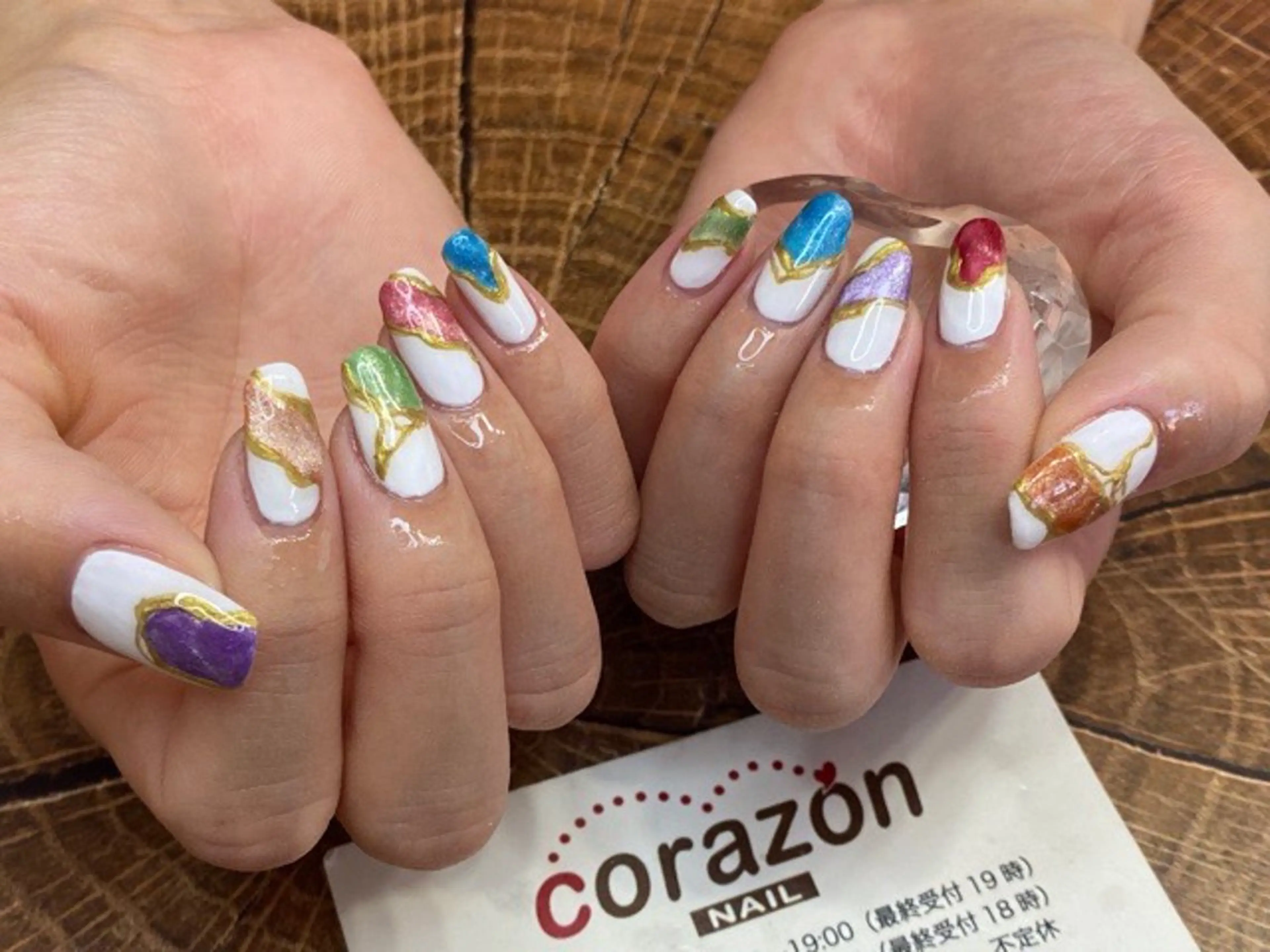 ネイル アートネイル マグネットネイル ホワイト corazon所属・ネイリスト aicoのネイルデザイン