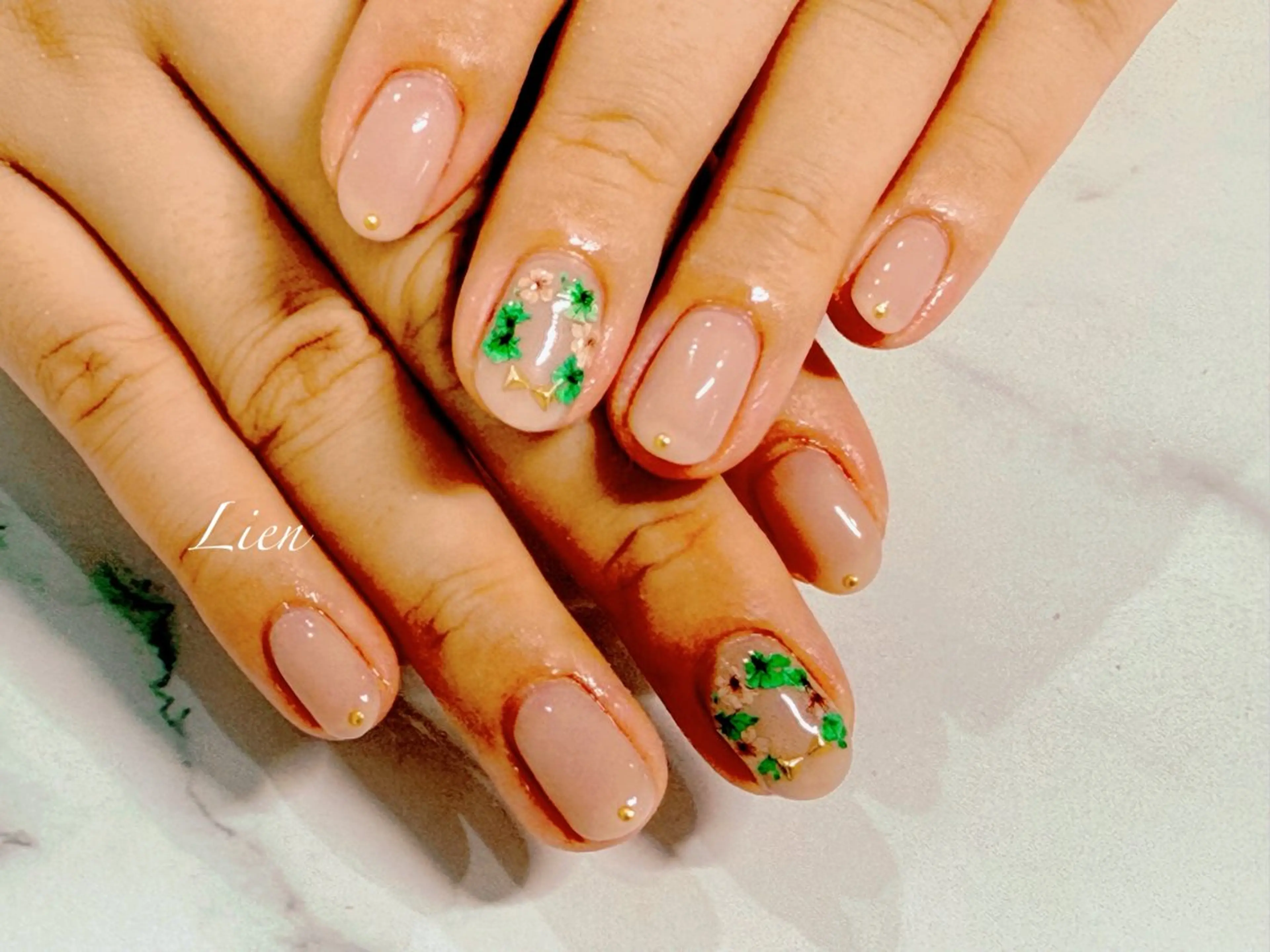 ネイル 長さ出し フットネイル フレンチネイル ジェルネイル ガラスフレンチ ハンドネイル Lien（リアン） 銀座駅6分のネイルデザイン