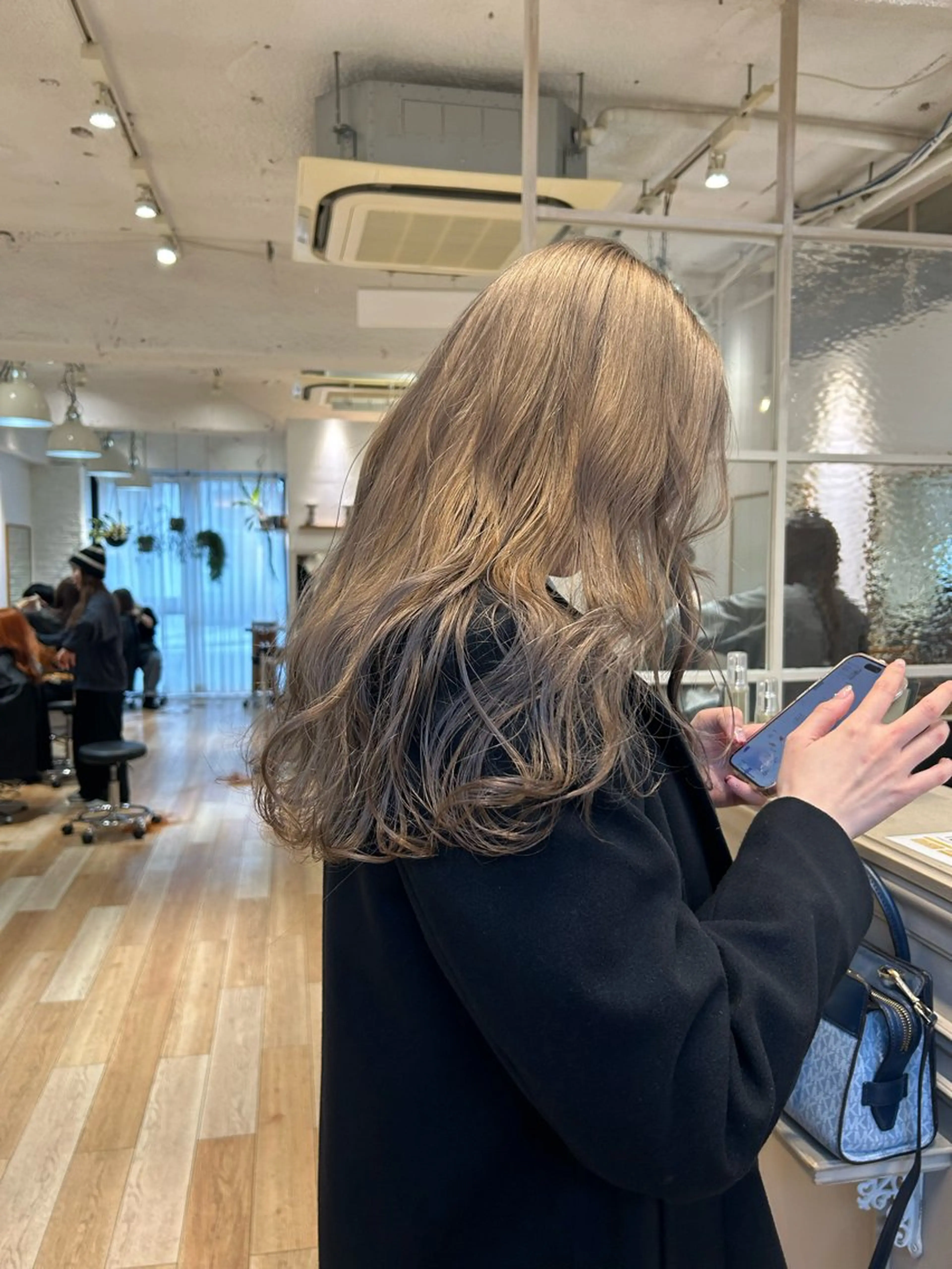 セミロング カラー ヘアカラー トリートメント じゅわっと暖色カラー 🍊Moemiのヘアスタイル