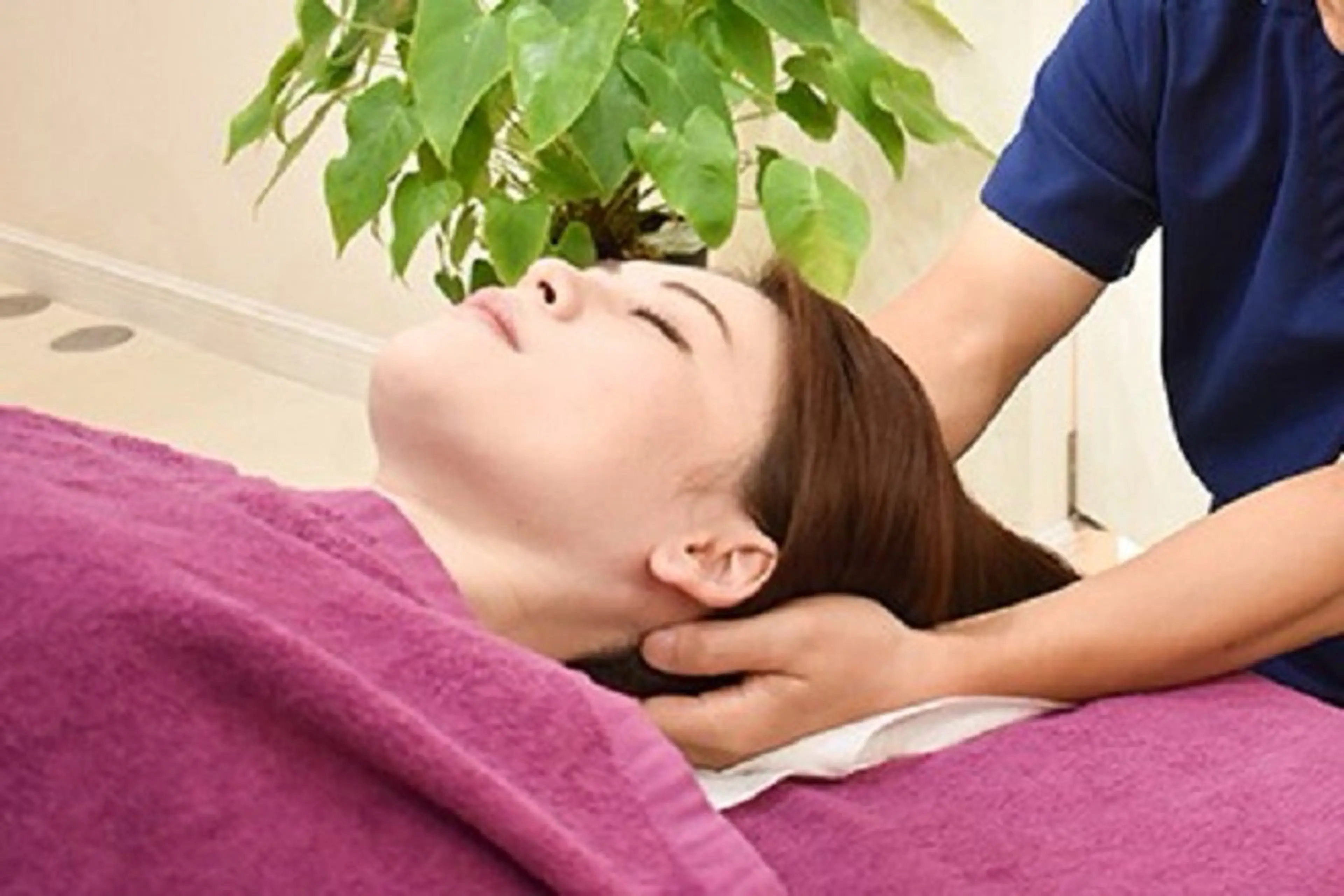 【巻肩＆姿勢改善に抜群】ほぐしマッサージ（オールハンド）の写真