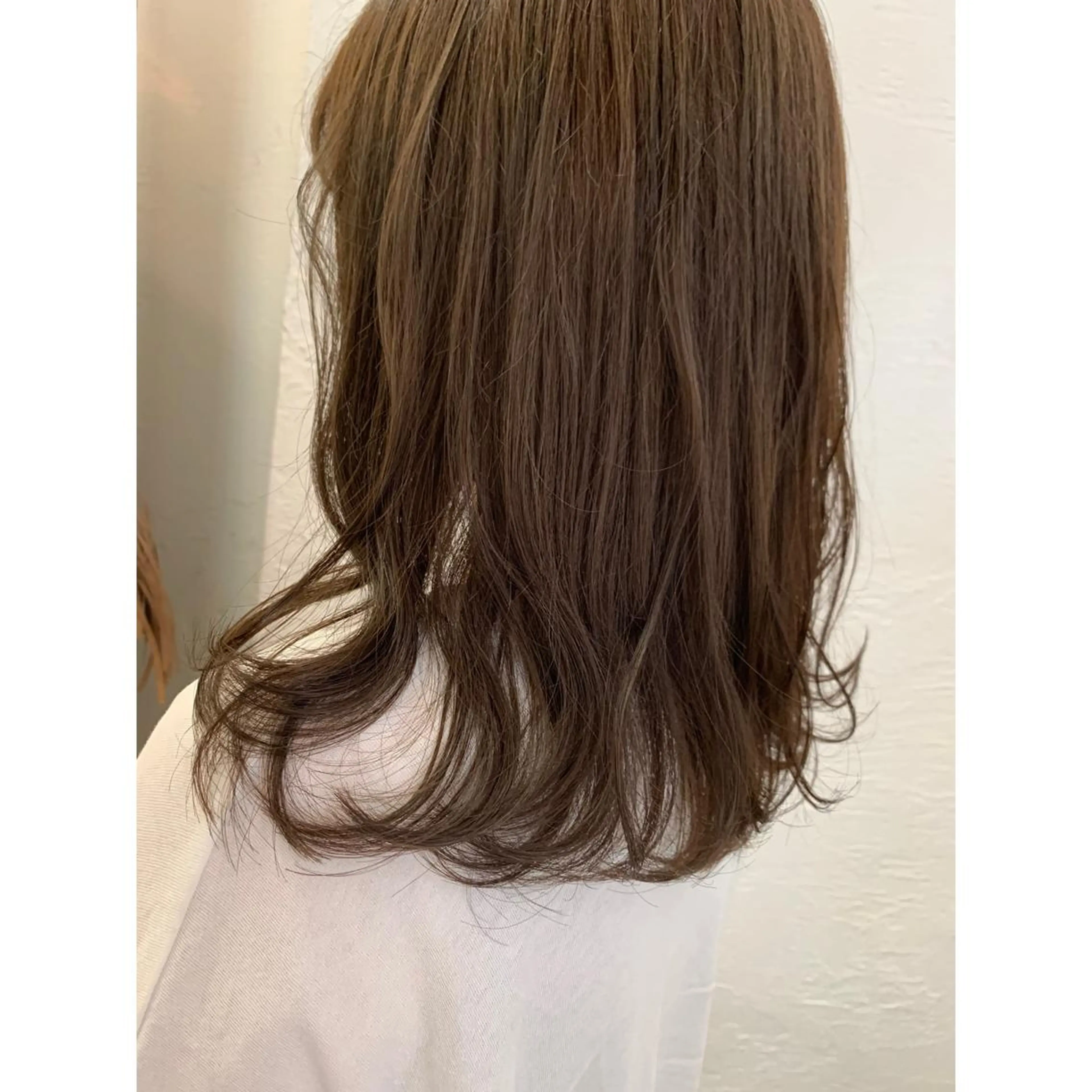 セミロング カラー カット ヘアカラー fio マナミのヘアスタイル