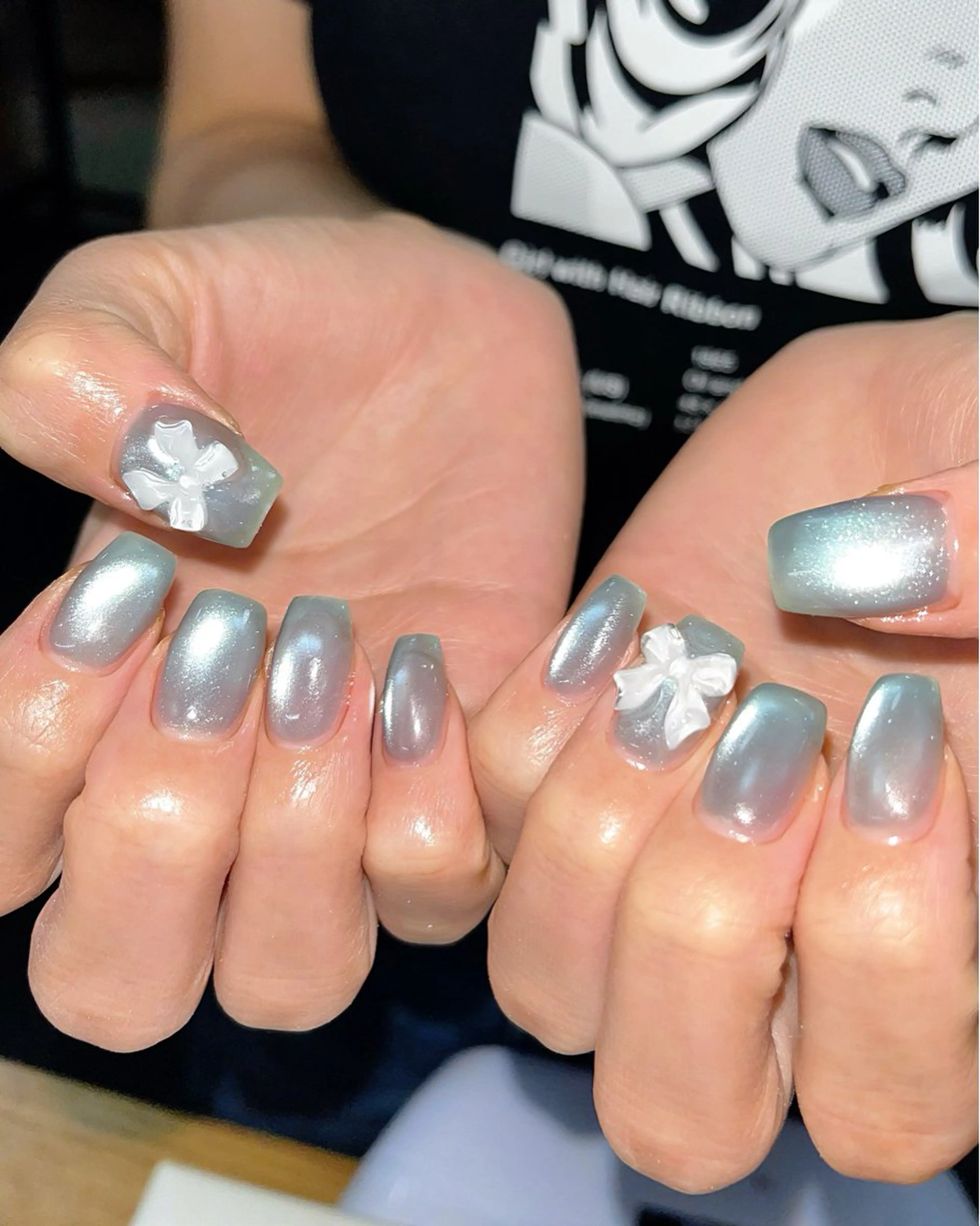 ネイル キラキラネイル 水色 マグネットネイル ハンドネイル ハンドケア 🎀NAIL🎀 AI🪄︎︎◝✩のネイルデザイン