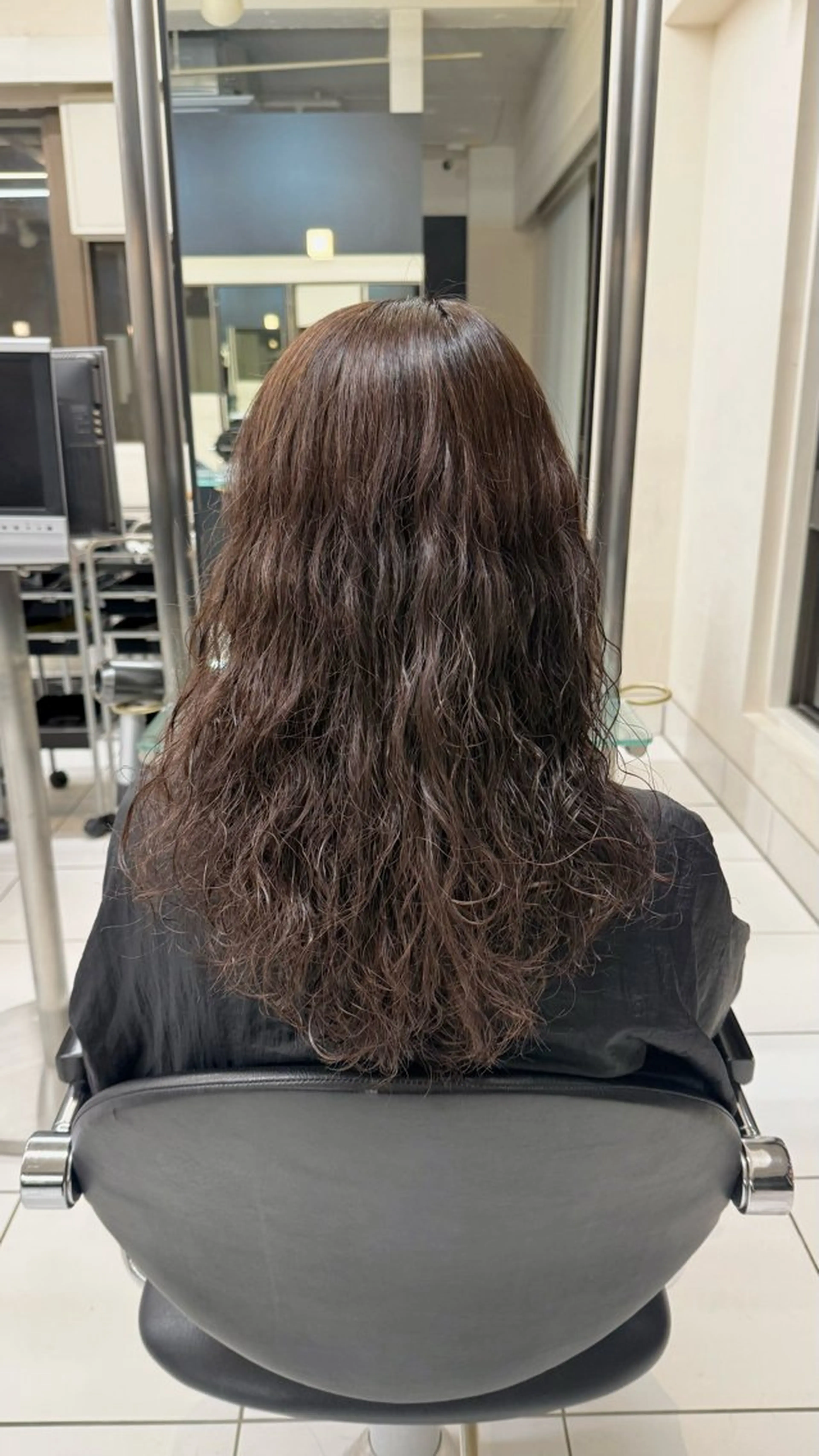 ロング パーマ 濱崎 あかりのヘアスタイル