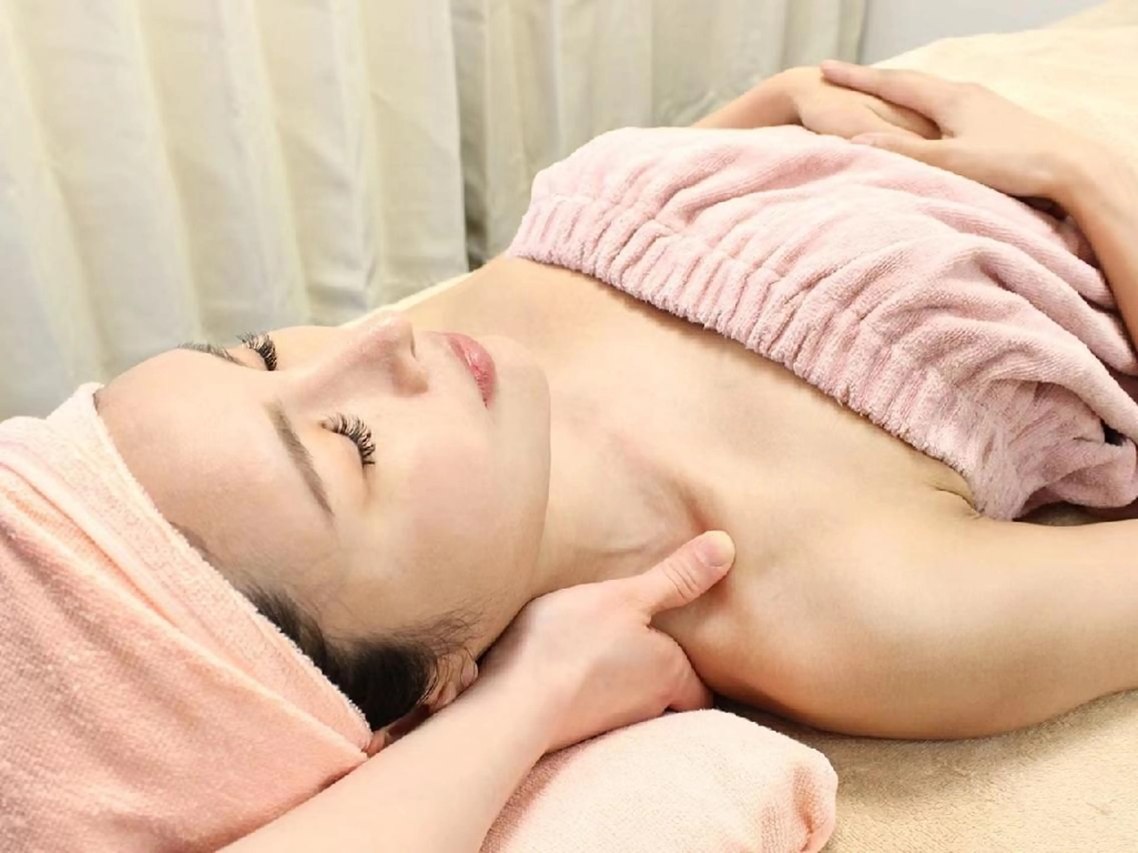 【夏限定120分7980円🌺】全身アロマ+腸+コルギ+超音波+毛穴吸引+美白保润パック+ヘッド+耳つぼジュエリーの写真