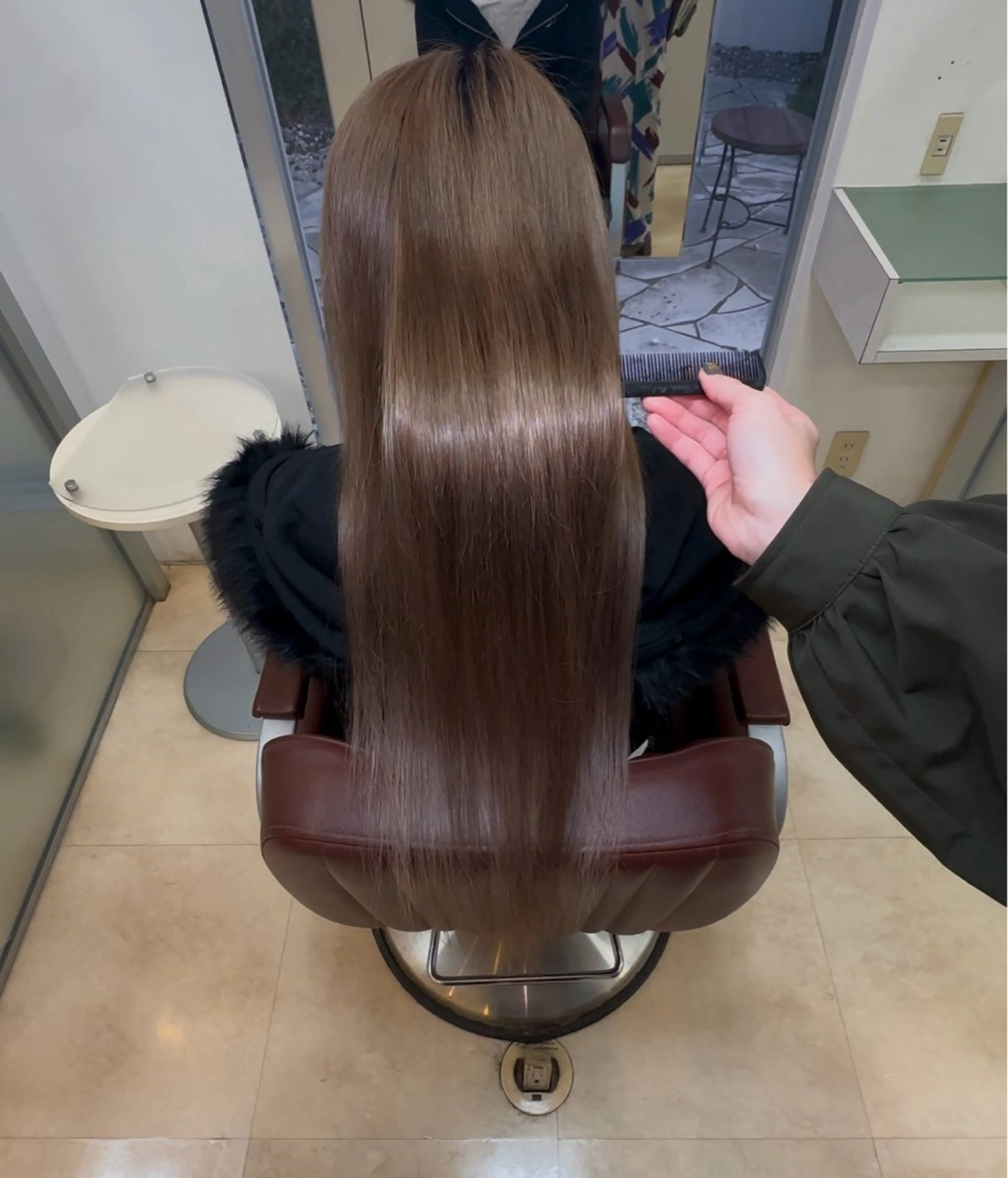 ロング 地毛風カラー/ 吉田菜々子のヘアスタイル