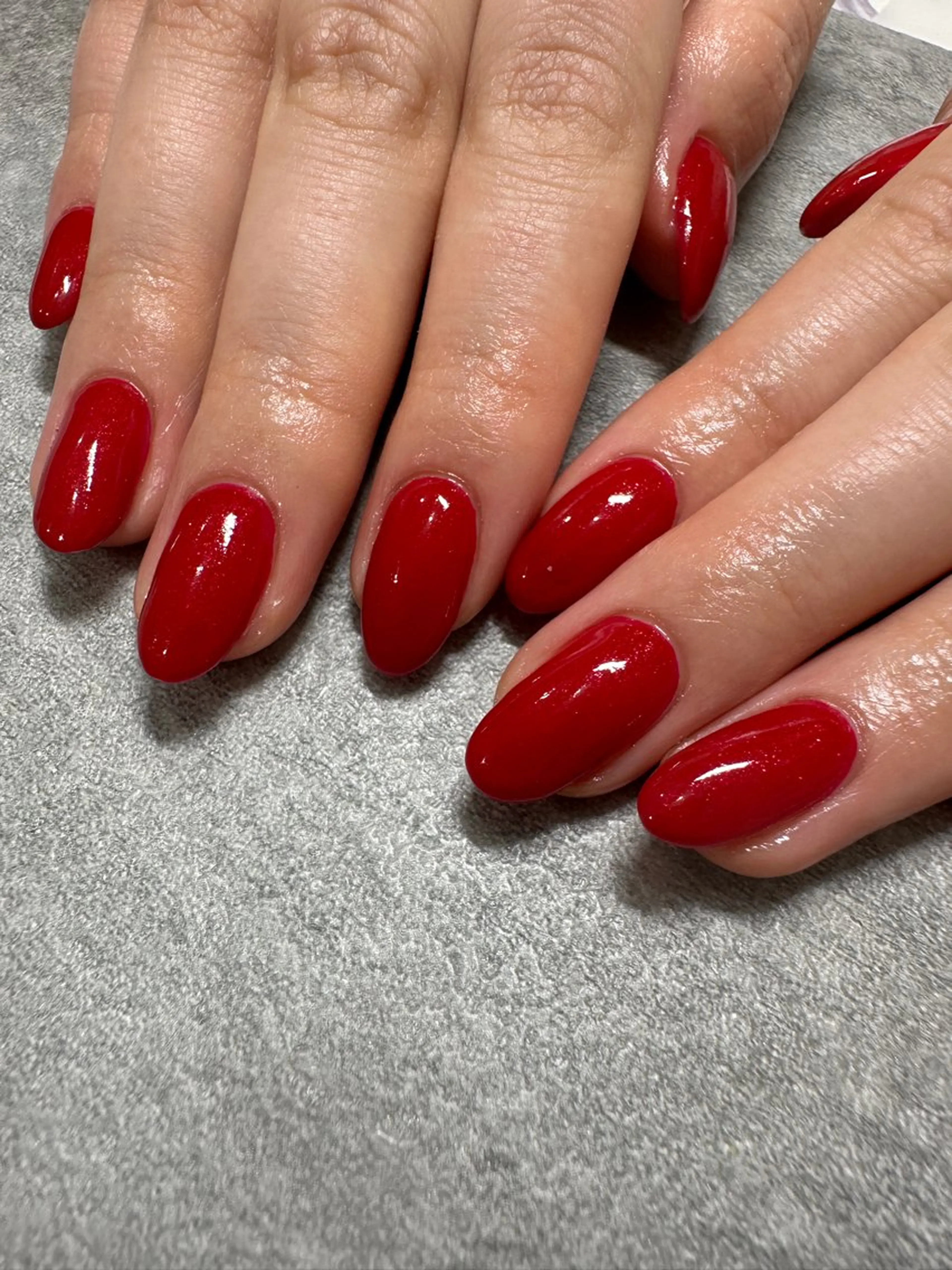 ネイル ラメ(グリッター) ワンカラーネイル 赤色 ルミエナ銀座 MUKAEDAのネイルデザイン