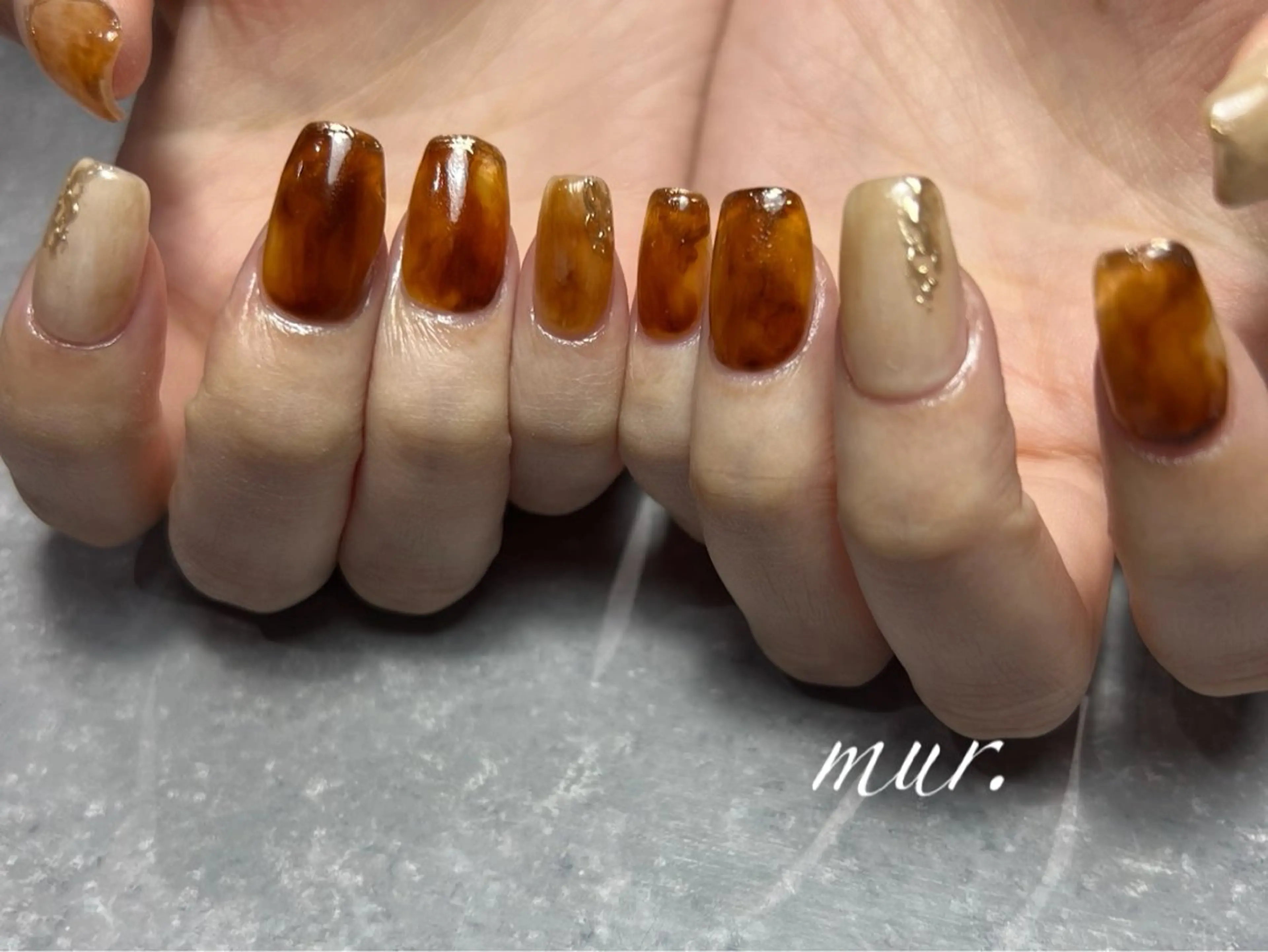 ネイル べっ甲ネイル ブラウン ジェルネイル ミラーネイル ニュアンスネイル nailsalon mur.のネイルデザイン