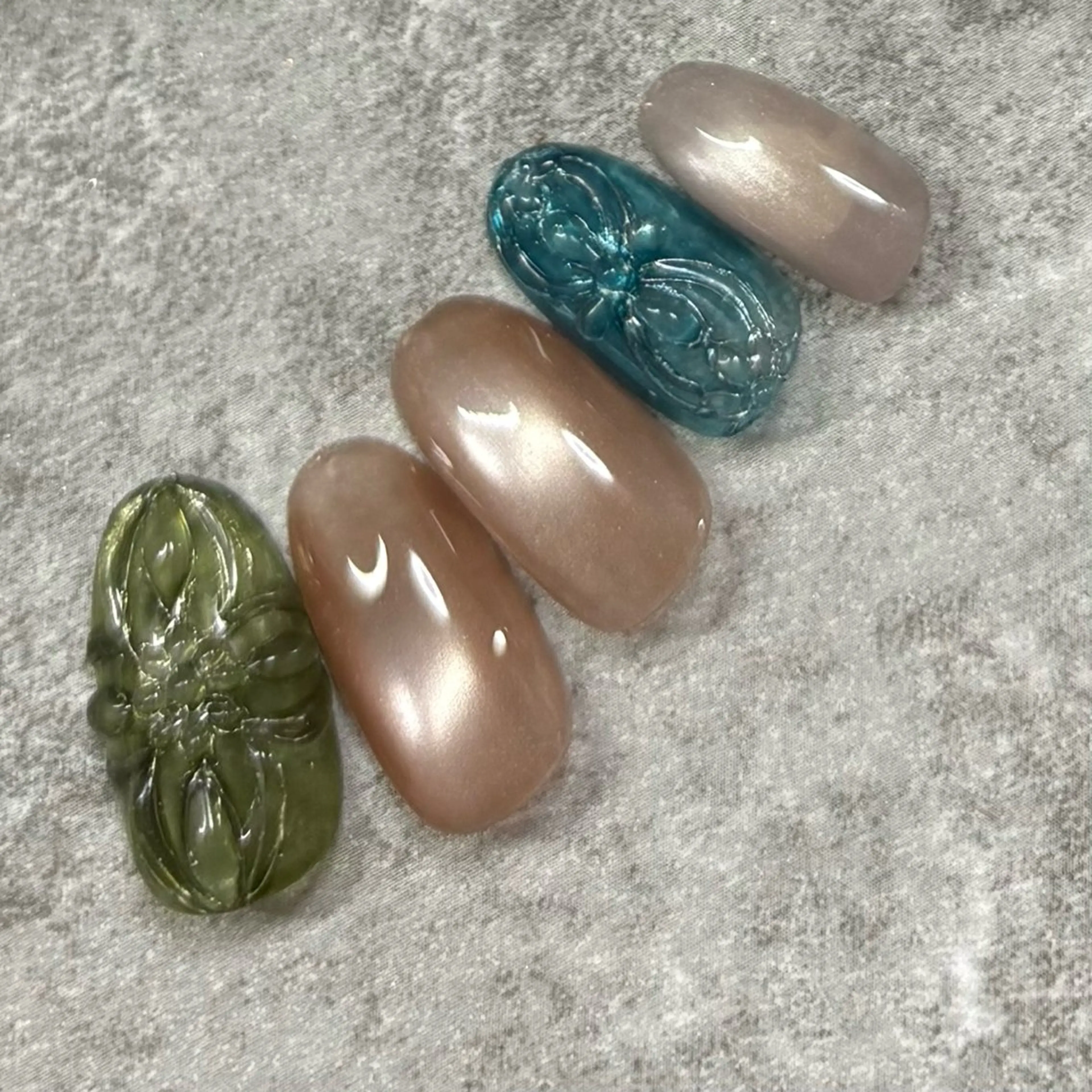 ネイル ハンドネイル FIORITURA Maikoのネイルデザイン