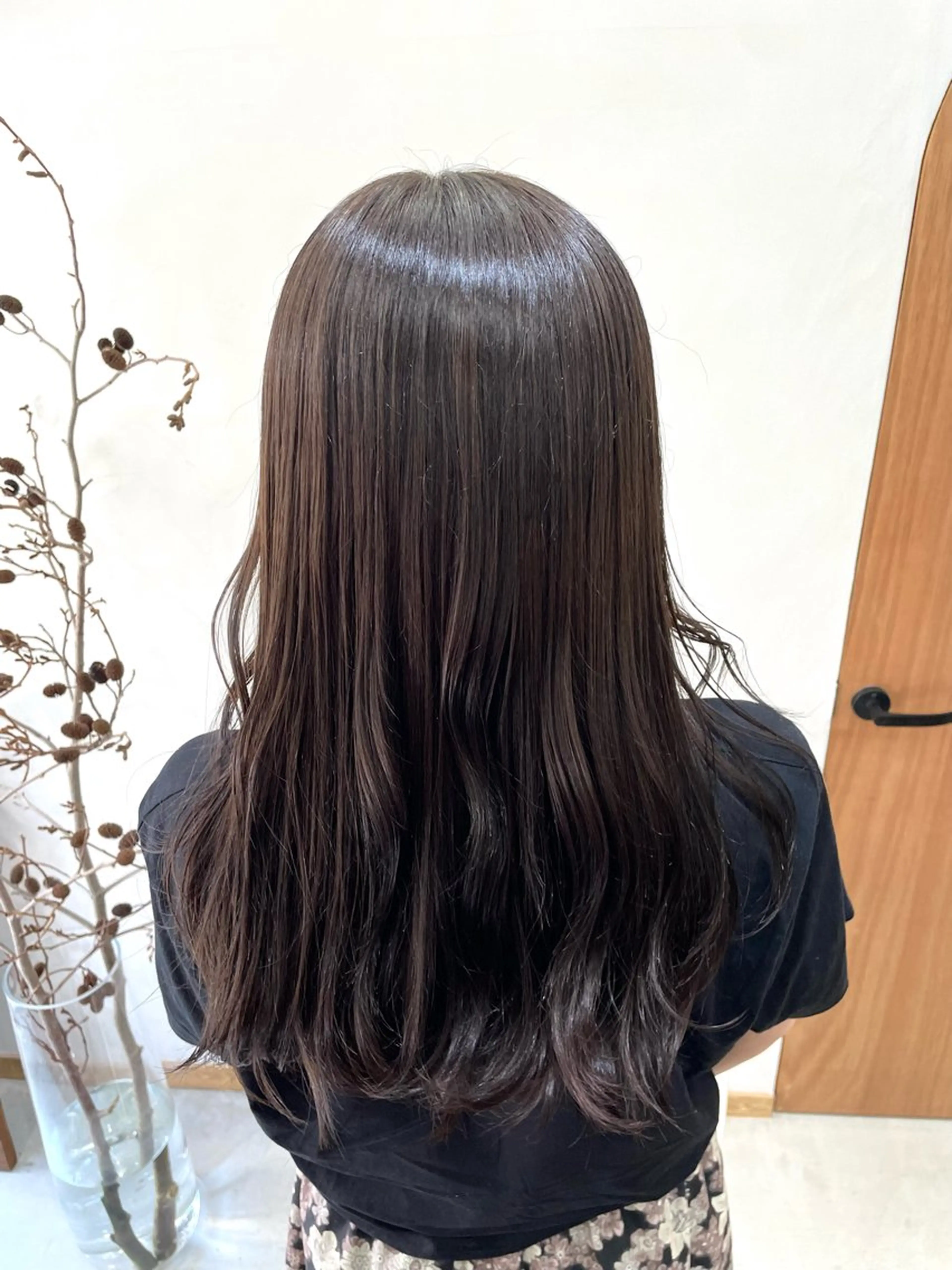 ロング カラー グレージュ オリーブグレージュ オリーブグレー カット ヘアカラー 慎太朗/パーマ/ボブ /センターパートのヘアスタイル