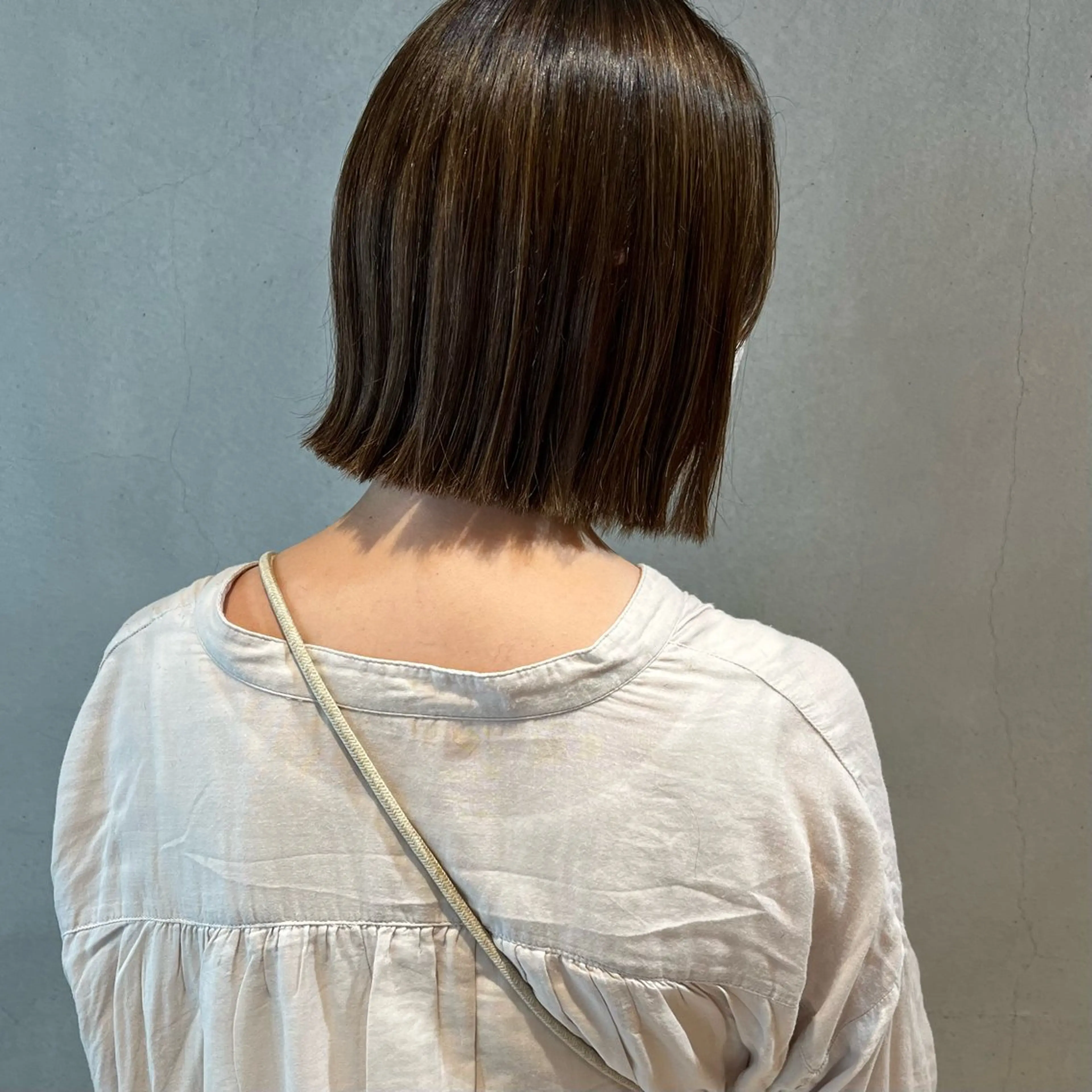 ショート カラー ボブ 外ハネヘア カット ヘアカラー トリートメント ボブ/透明感カラー /坂口恵梨子のヘアスタイル