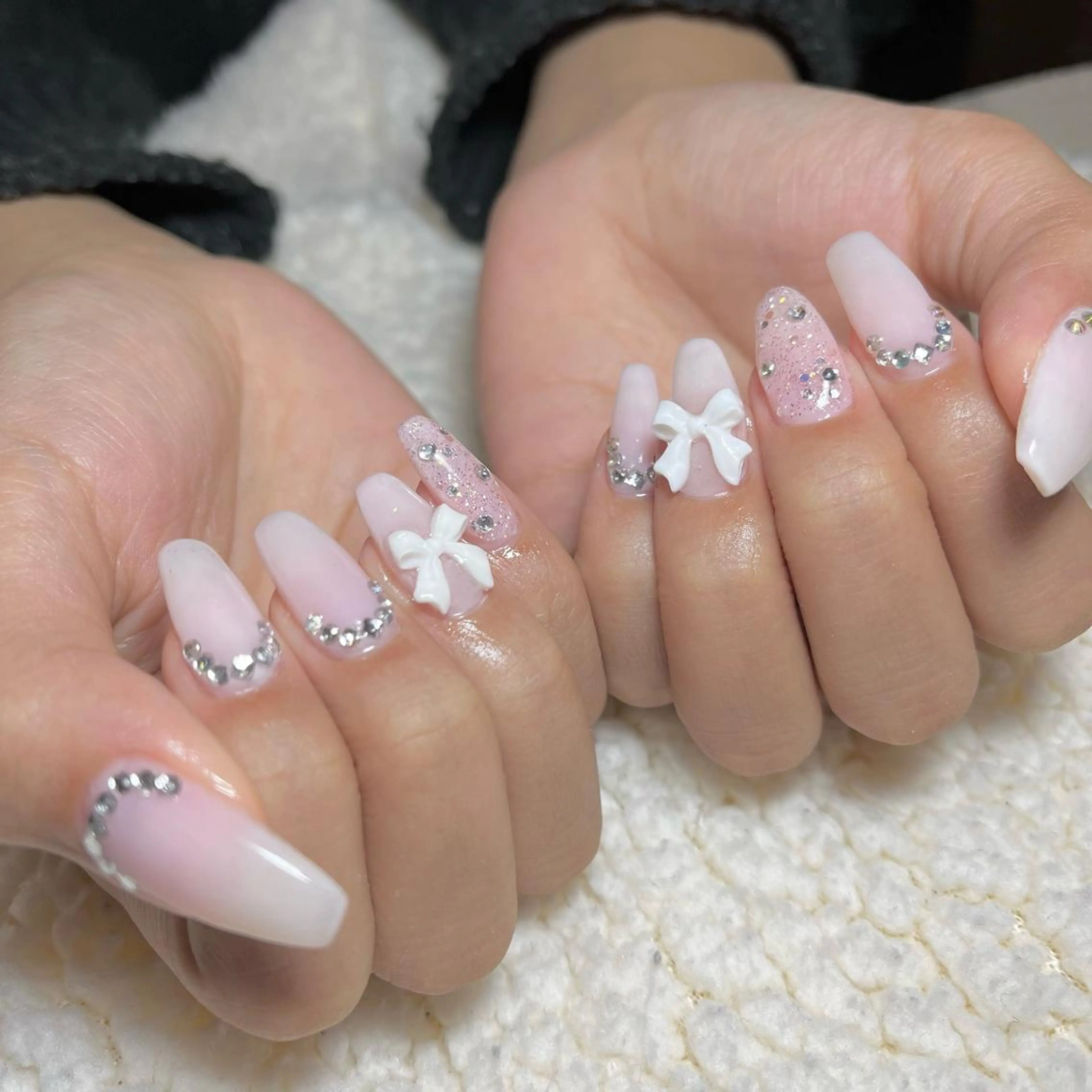 お得メニュー😍【オフ込み】10本ジェルで長さ出し+デザイン❣️見つめていたくなるお爪に💕💕✨✨始めての方も是非‼️の写真