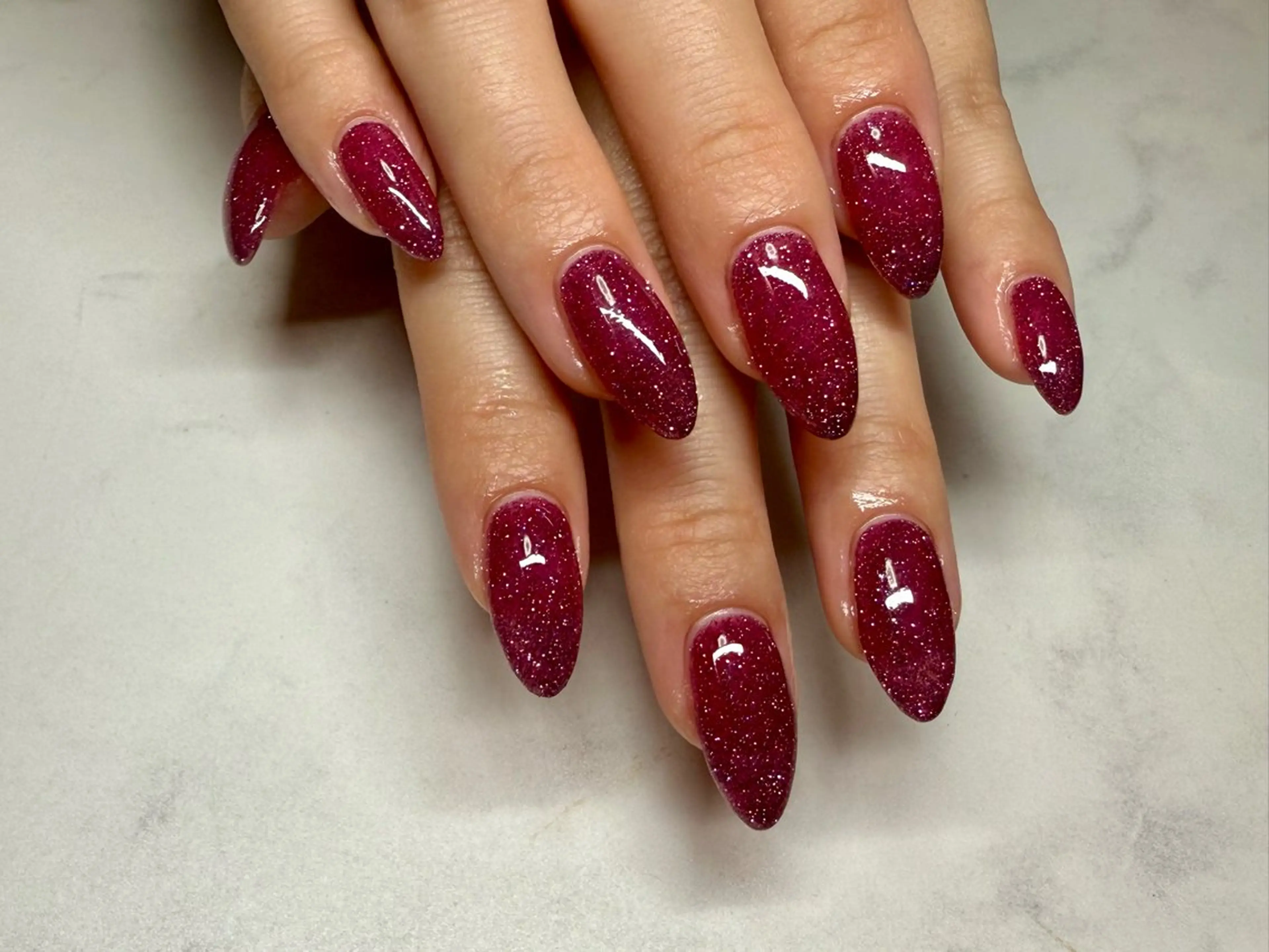 ネイル フラッシュネイル ジェルネイル キラキラネイル 赤色 加藤 優子のネイルデザイン