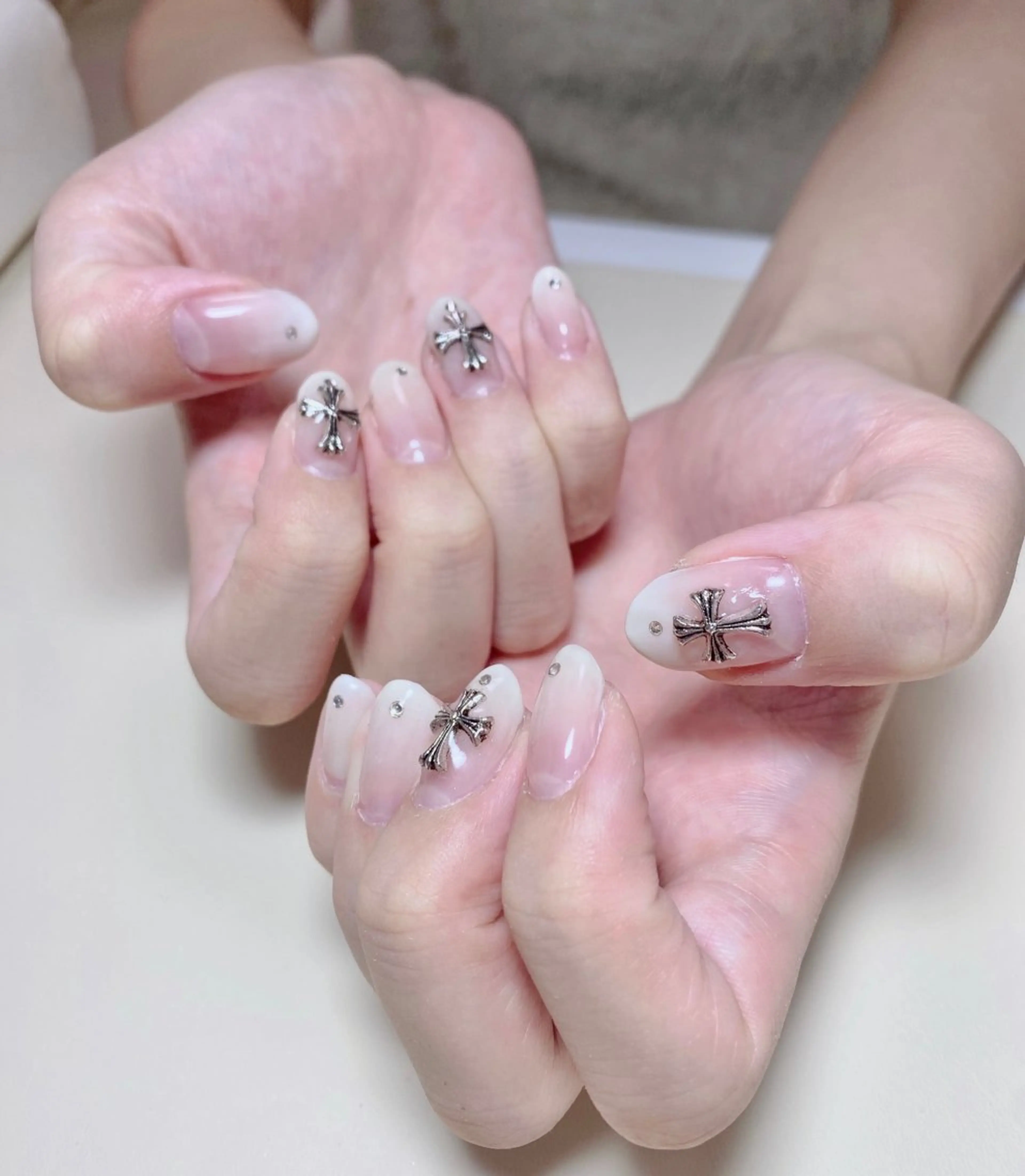 ネイル グラデーション 持ち込み ストーンネイル Nail Salon K 🧸美爪育成のネイルデザイン