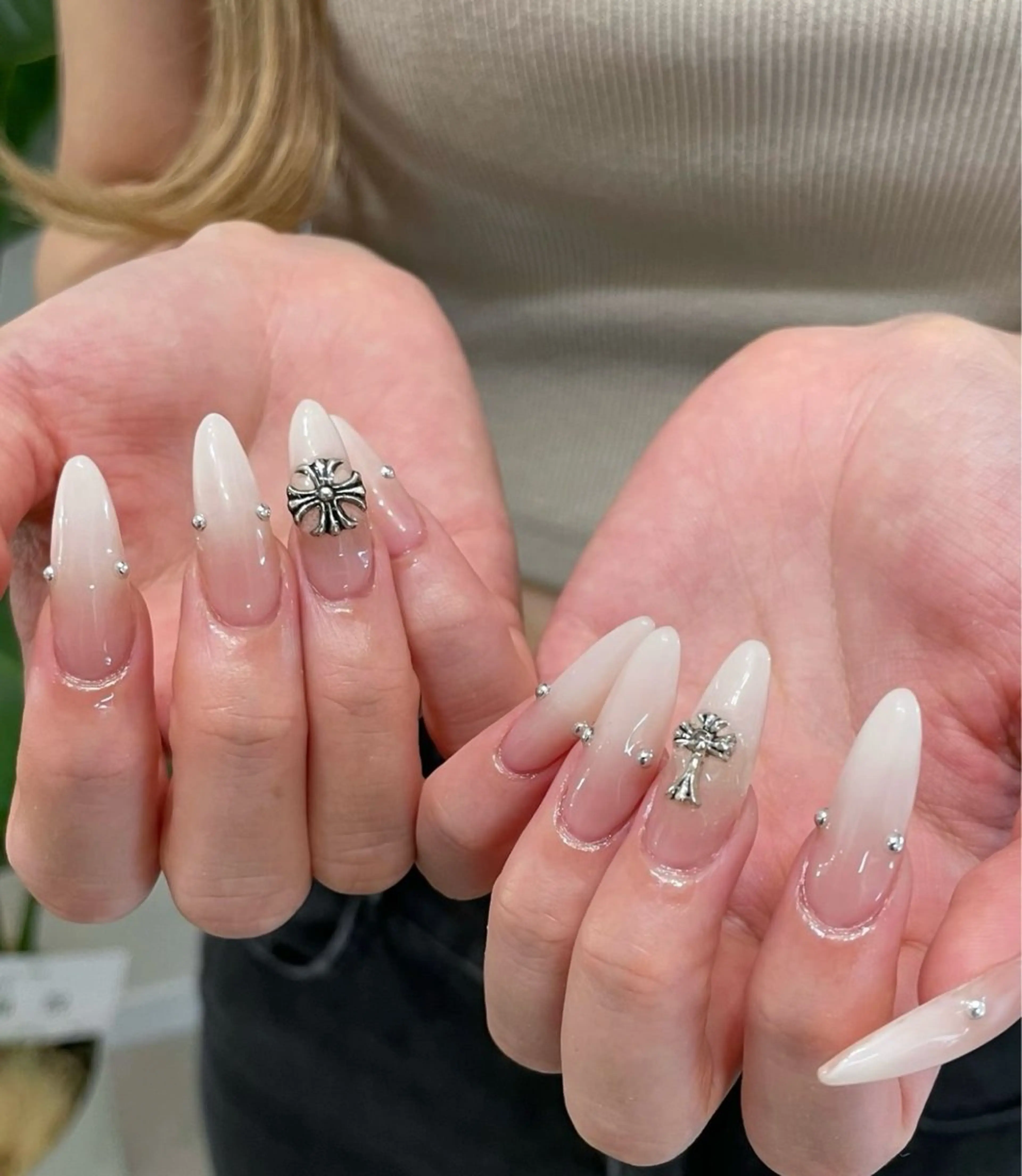 ネイル UniqueNail 長さだし専門店のネイルデザイン