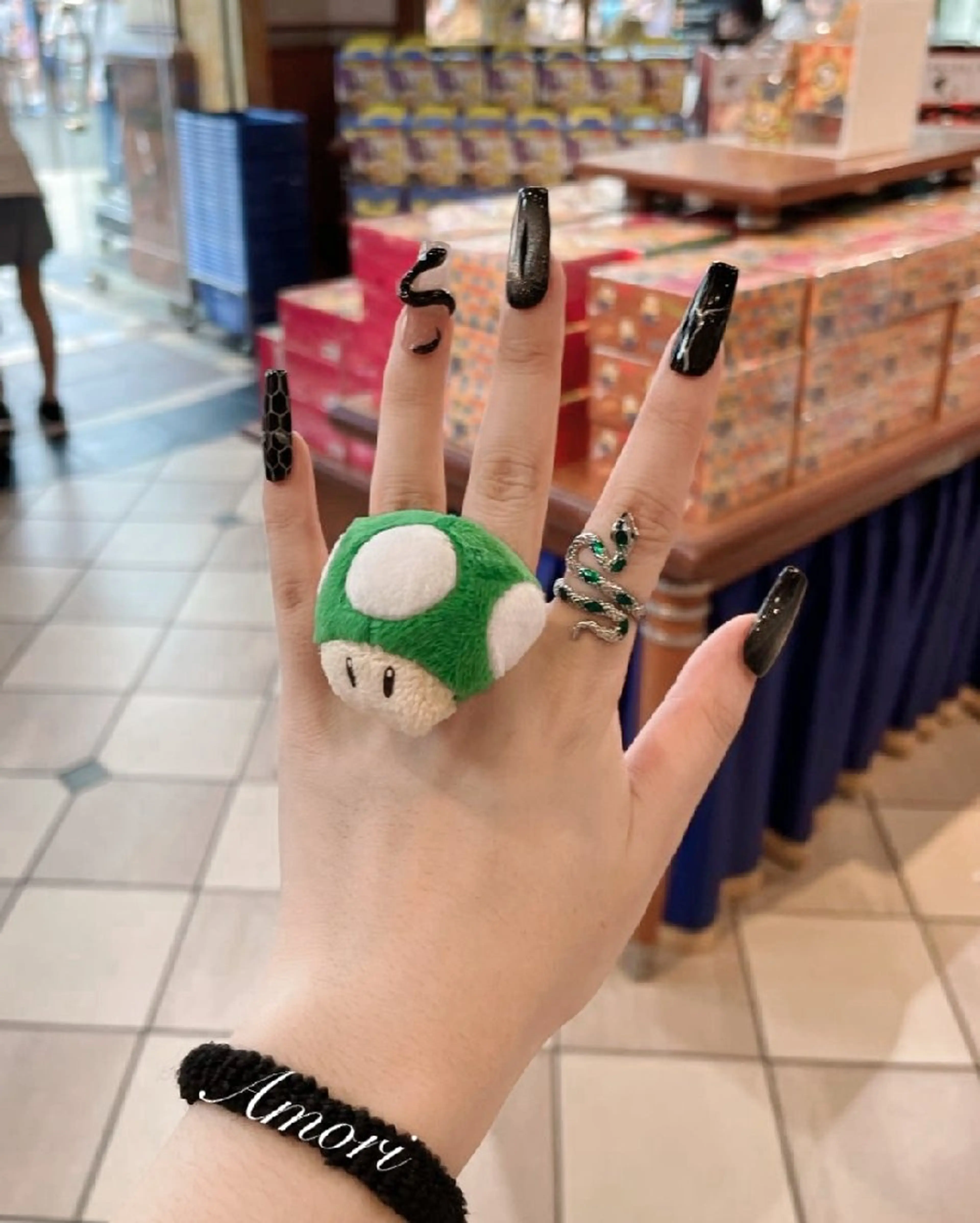 ネイル 佐藤 しおんのネイルデザイン