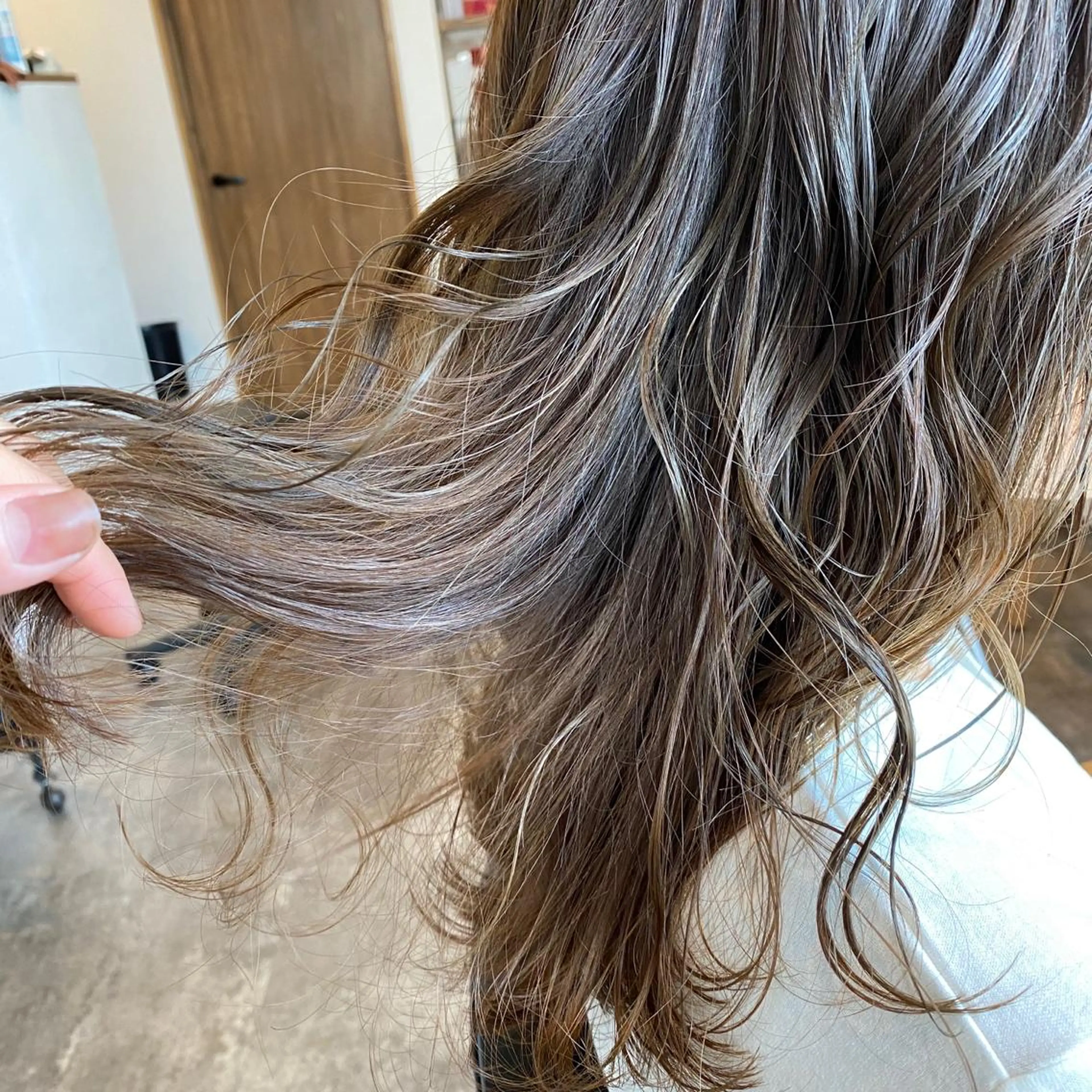 ミディアム Lafith hair lit所属・今井 悠菜のヘアスタイル