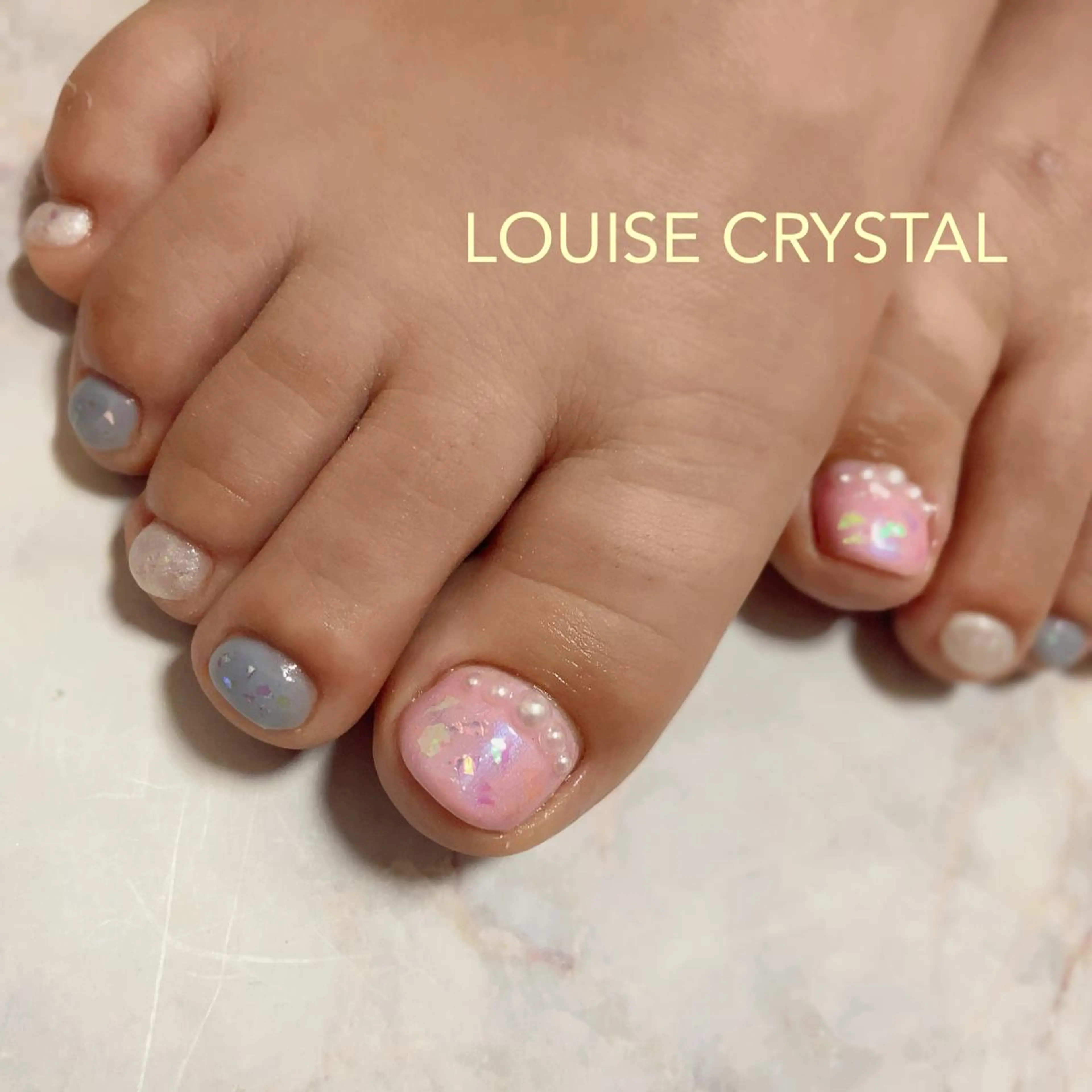 ネイル フットネイル フットネイル LOUISE CRYSTALのネイルデザイン
