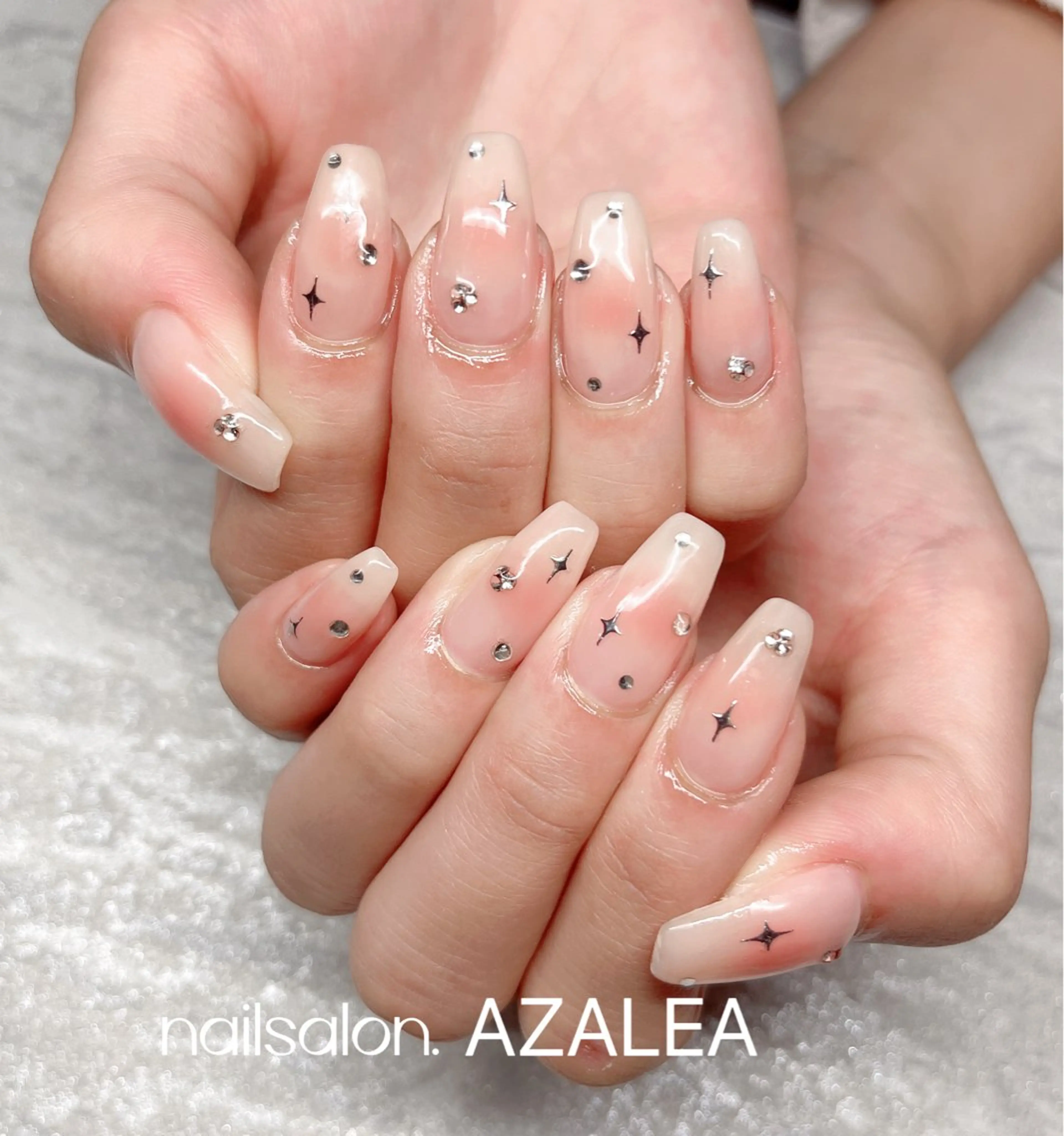 ネイル R inのネイルデザイン