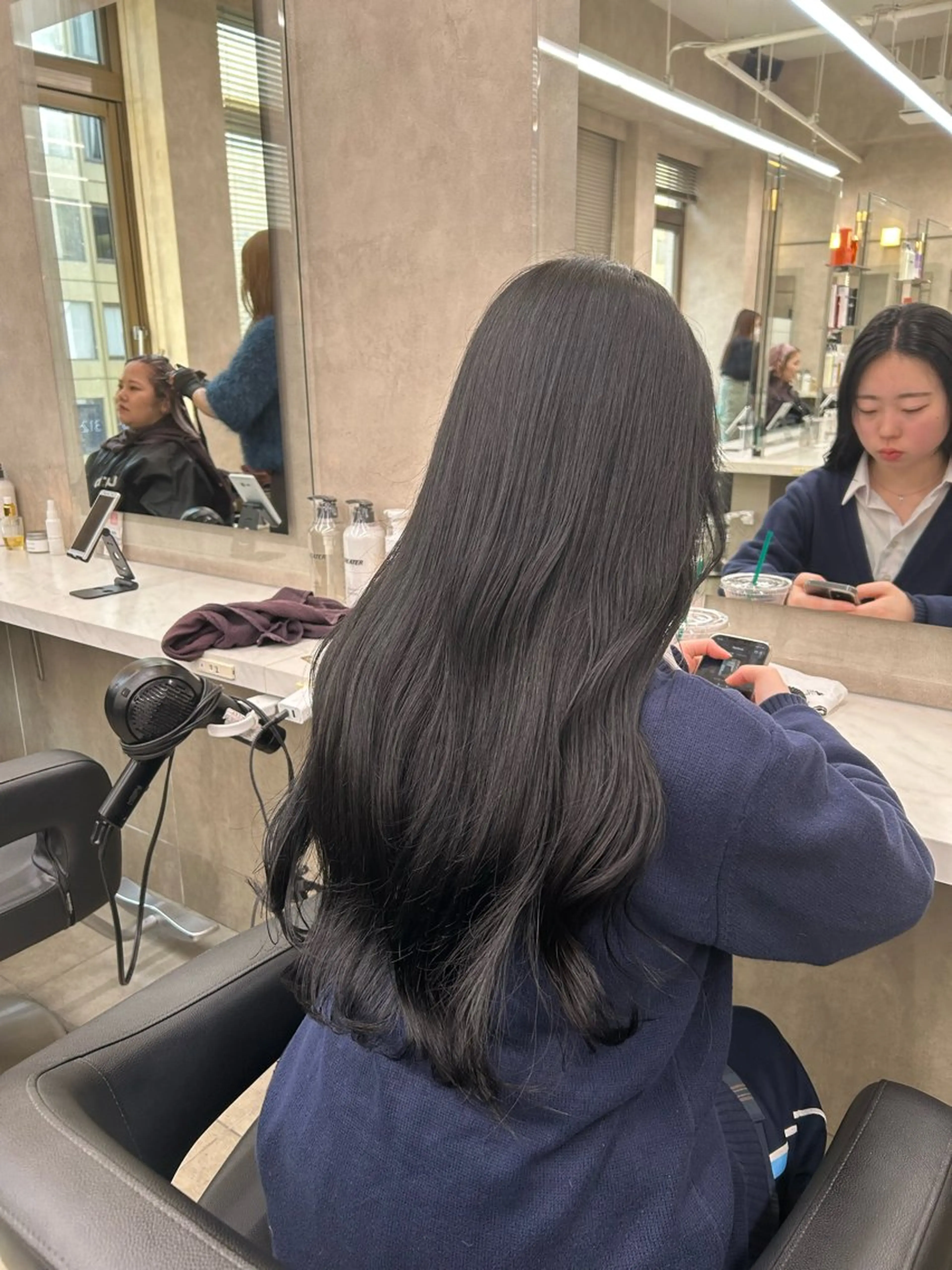 セミロング カラー パーマ ヘアアレンジ メンズ キッズ 🦋透明感グレージュ /韓国レイヤー🦋のヘアスタイル