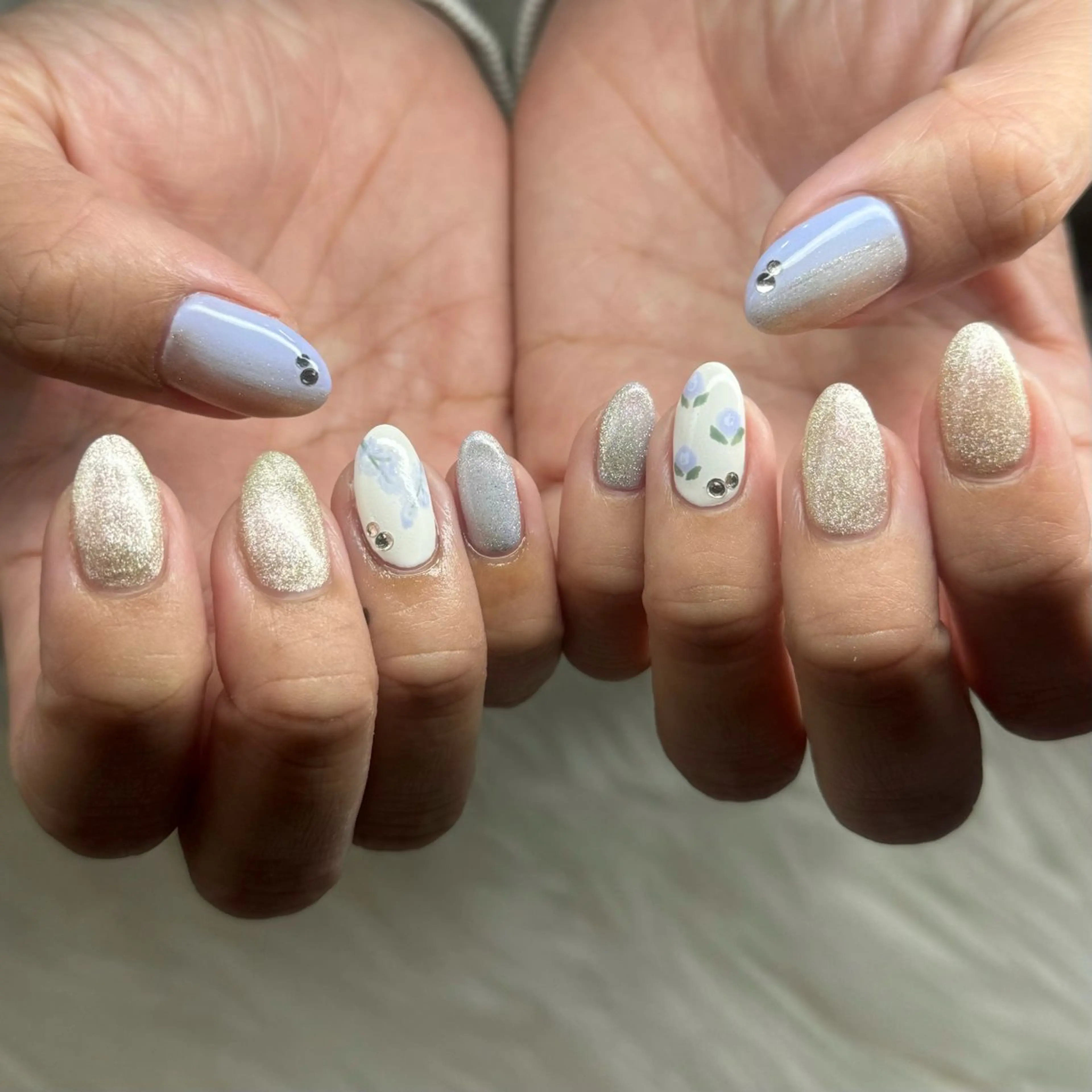 ネイル ハンドネイル フットネイル ハンドケア Yoshiha .Mのネイルデザイン