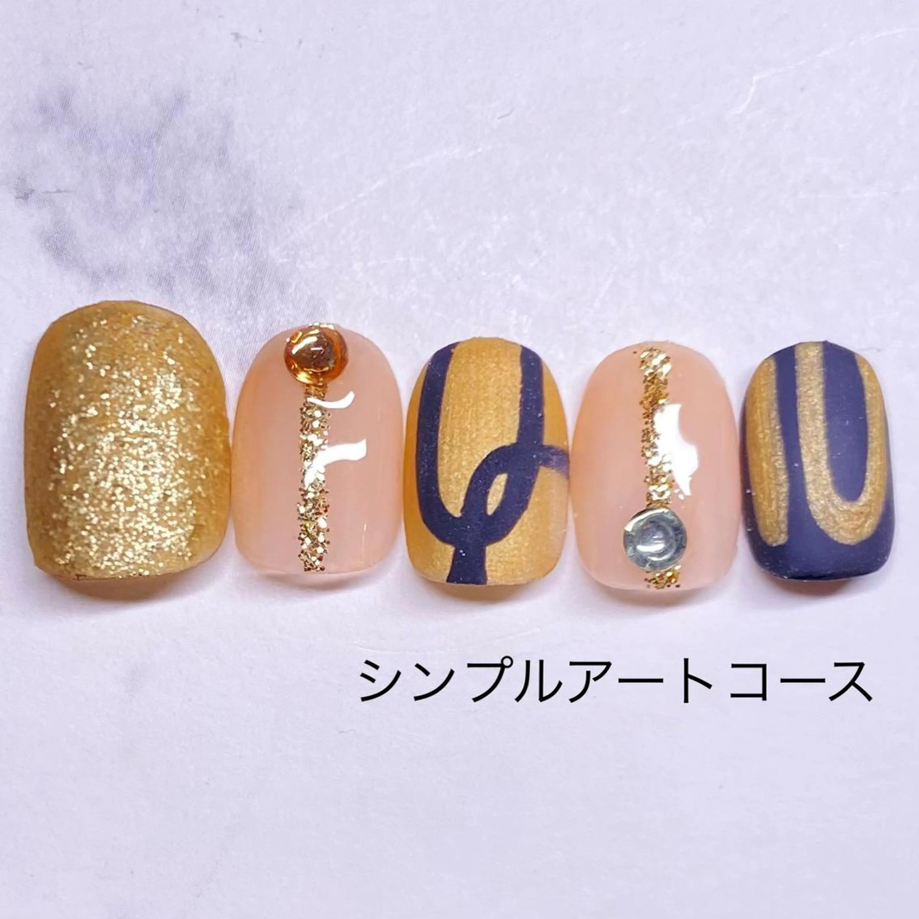 ミディアム ハンドネイル ネイルサロン Bliss（ブリス）のネイルデザイン