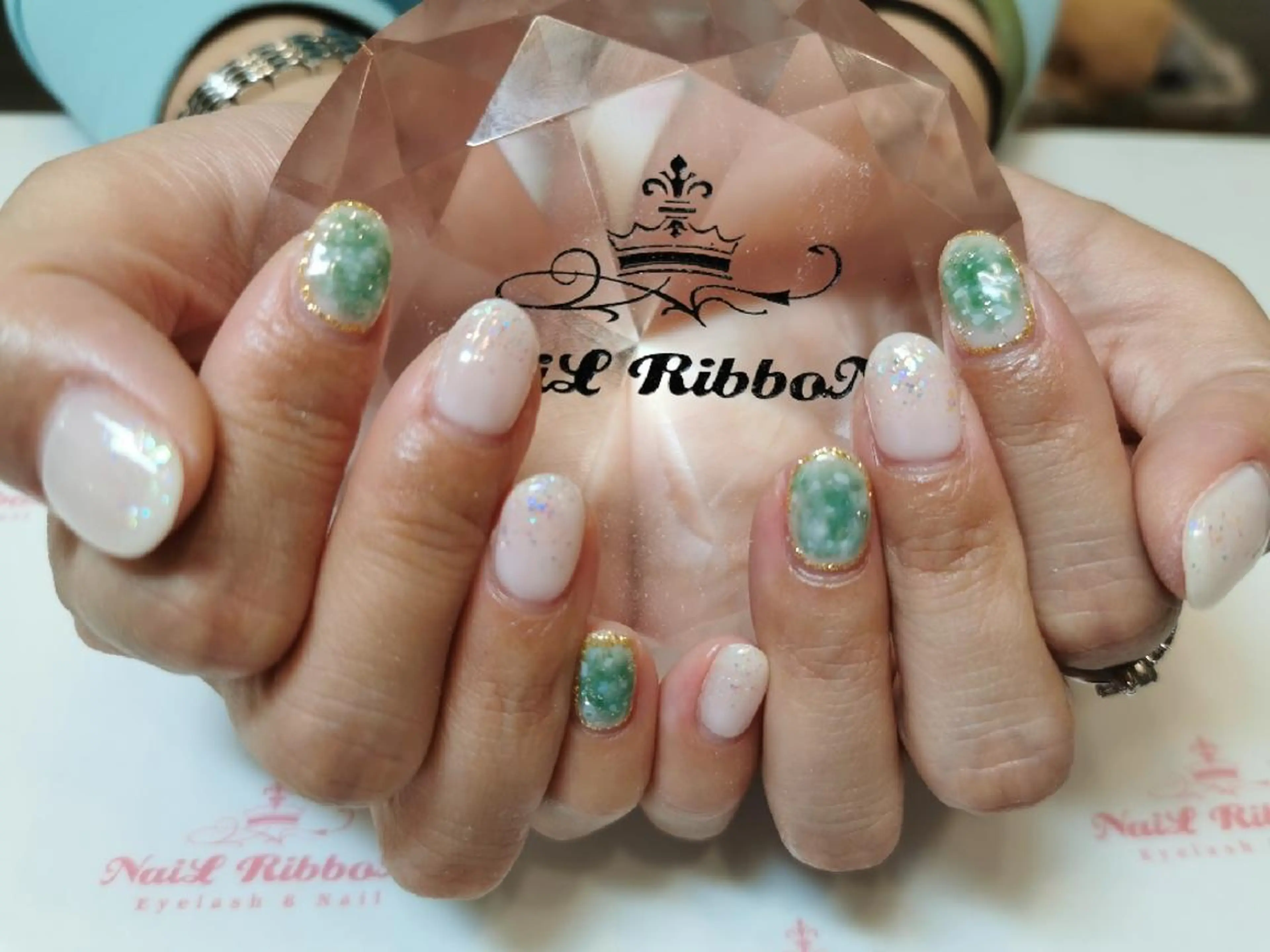 ネイル ネイルリボン 受付スタッフのネイルデザイン