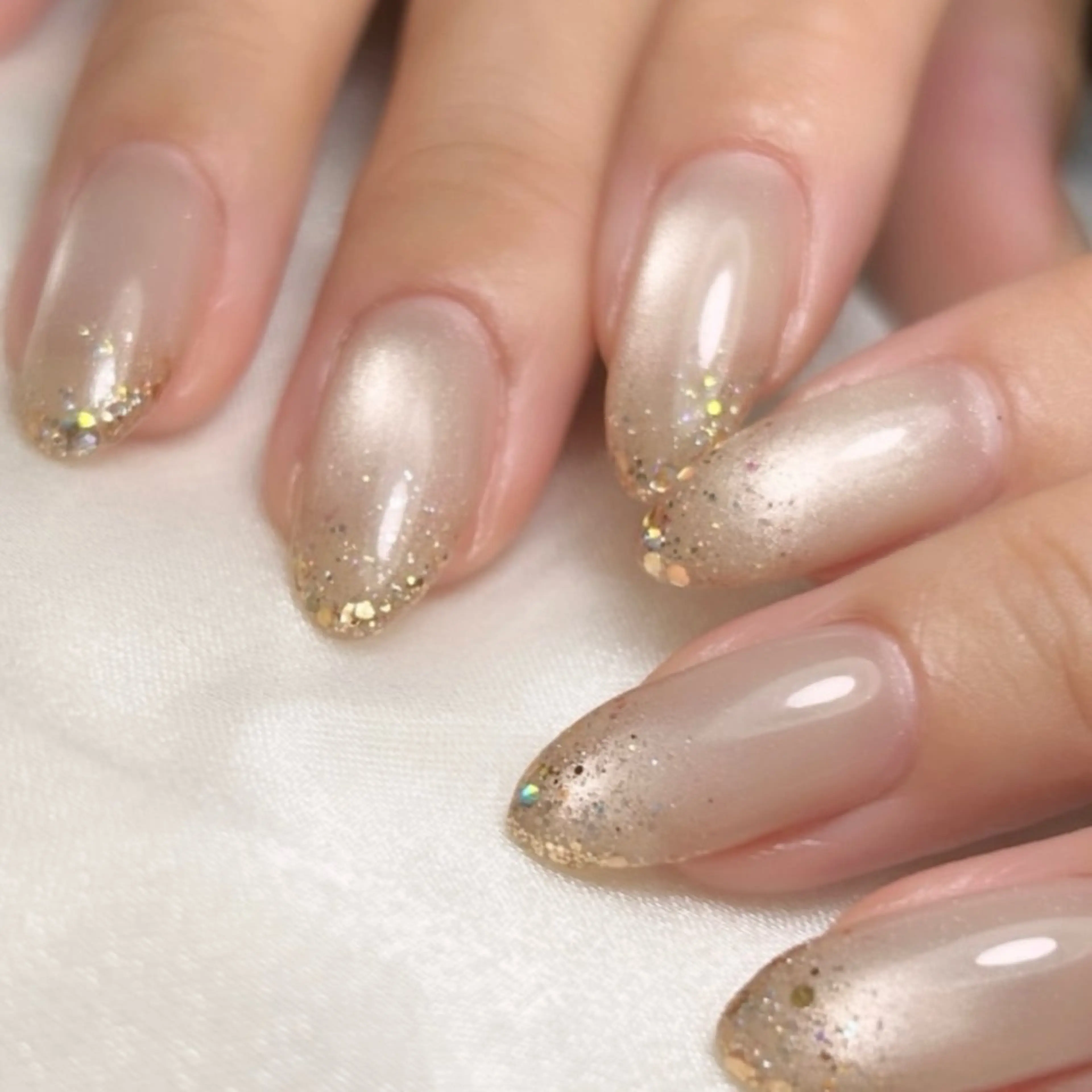 【マグネット×フラッシュ】ラメ混ぜ込み✨大人の輝き美ネイル💅🏻❤️の写真