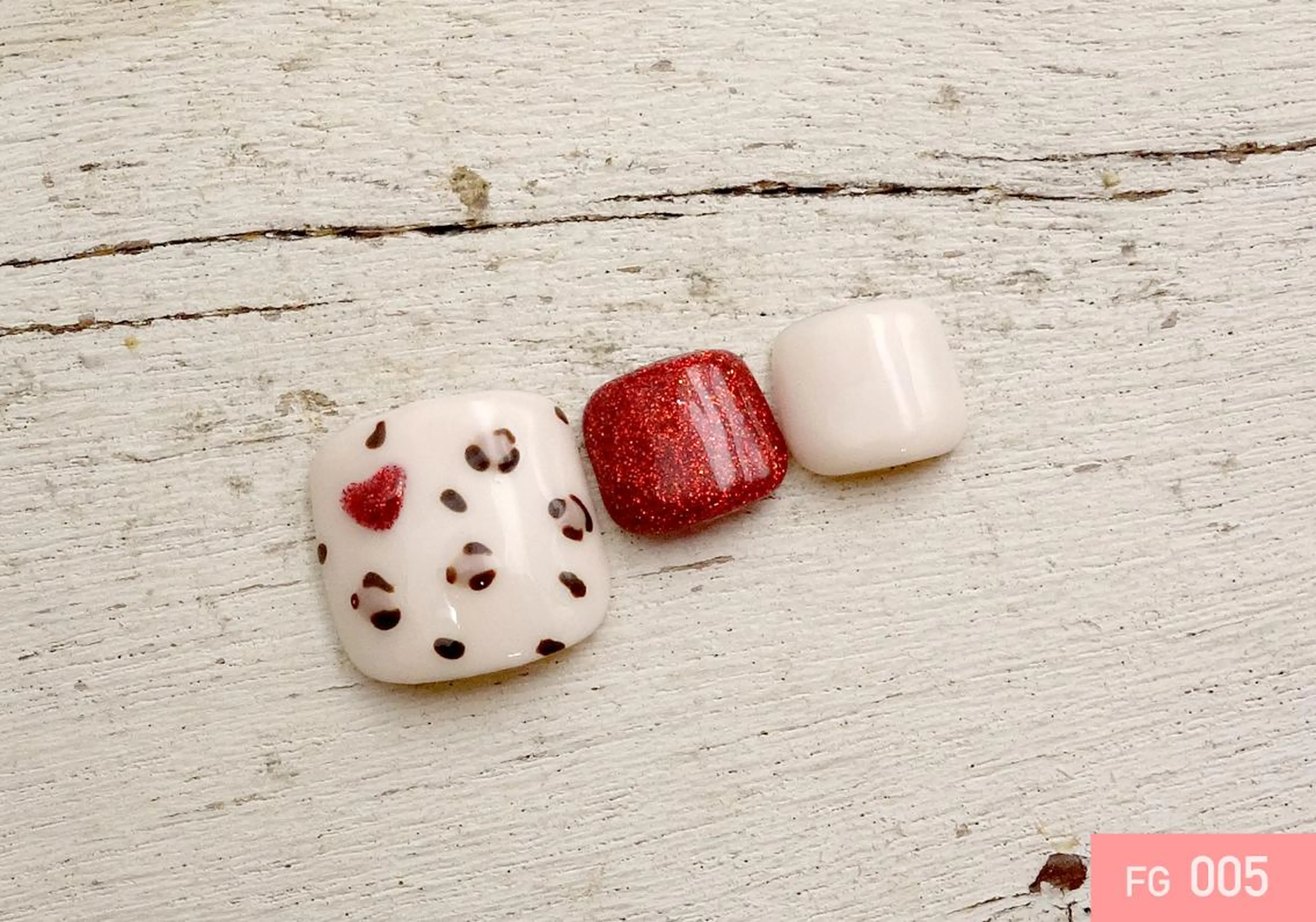 ネイル フットネイル ゴールド ネイル nanのネイルデザイン