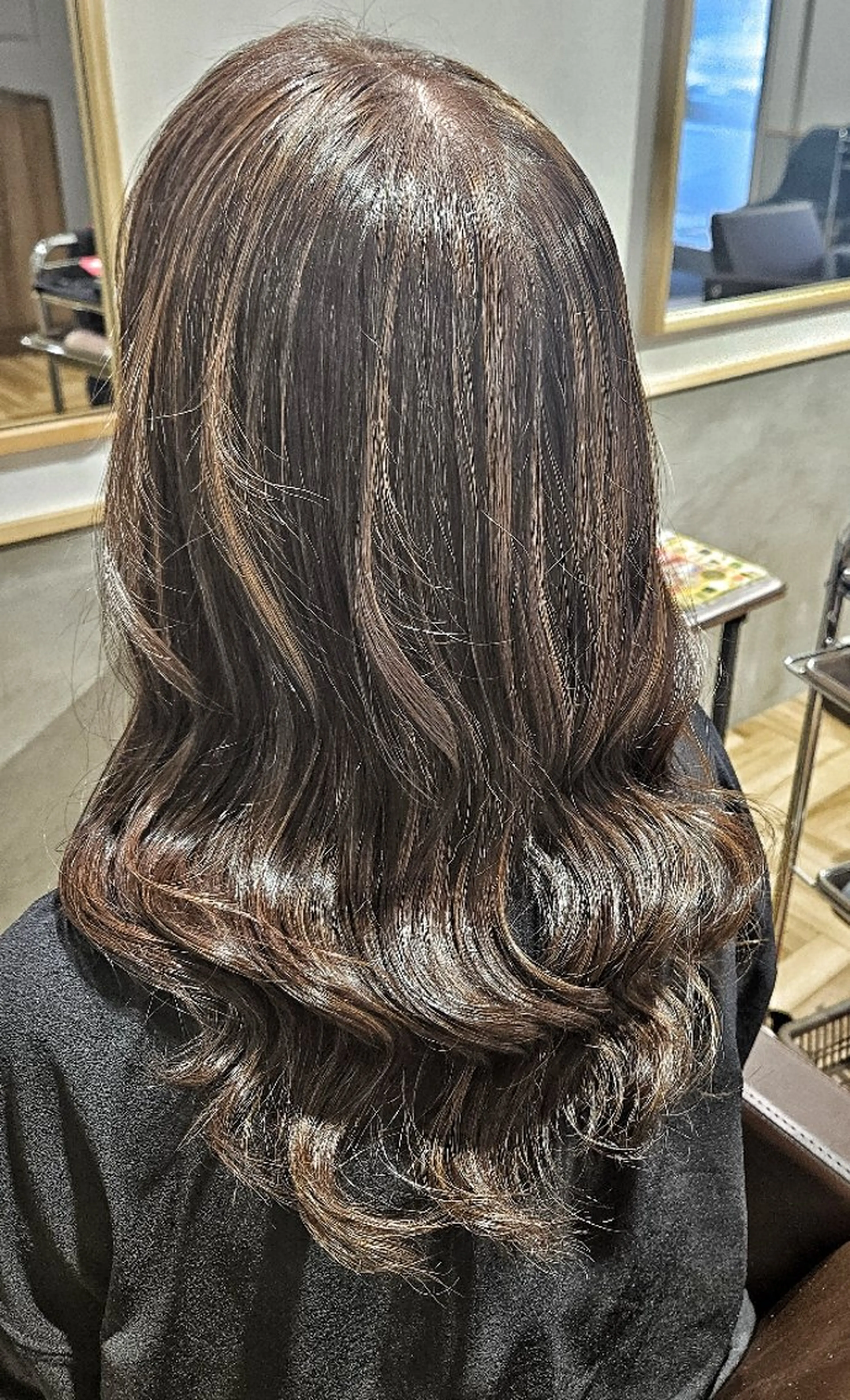 カラー ロング ハイライトカラー ハイライト THIRD PLACE LIAN所属・✨Yuka ✂️ハイライト💕のヘアスタイル