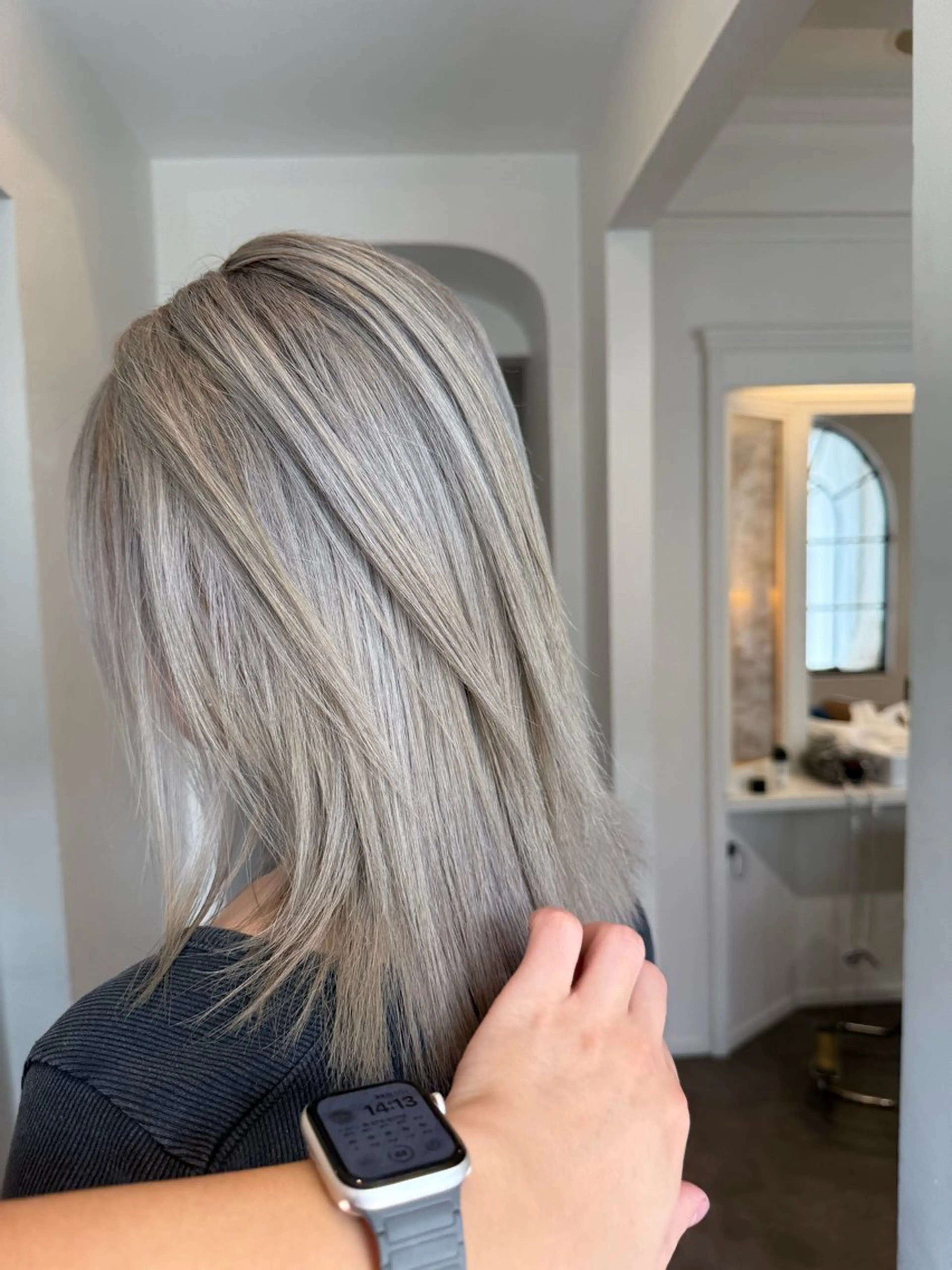 ミディアム ヘアカラー トリートメント ブリーチ毛矯正.髪質 改善.髪にドラマをのヘアスタイル