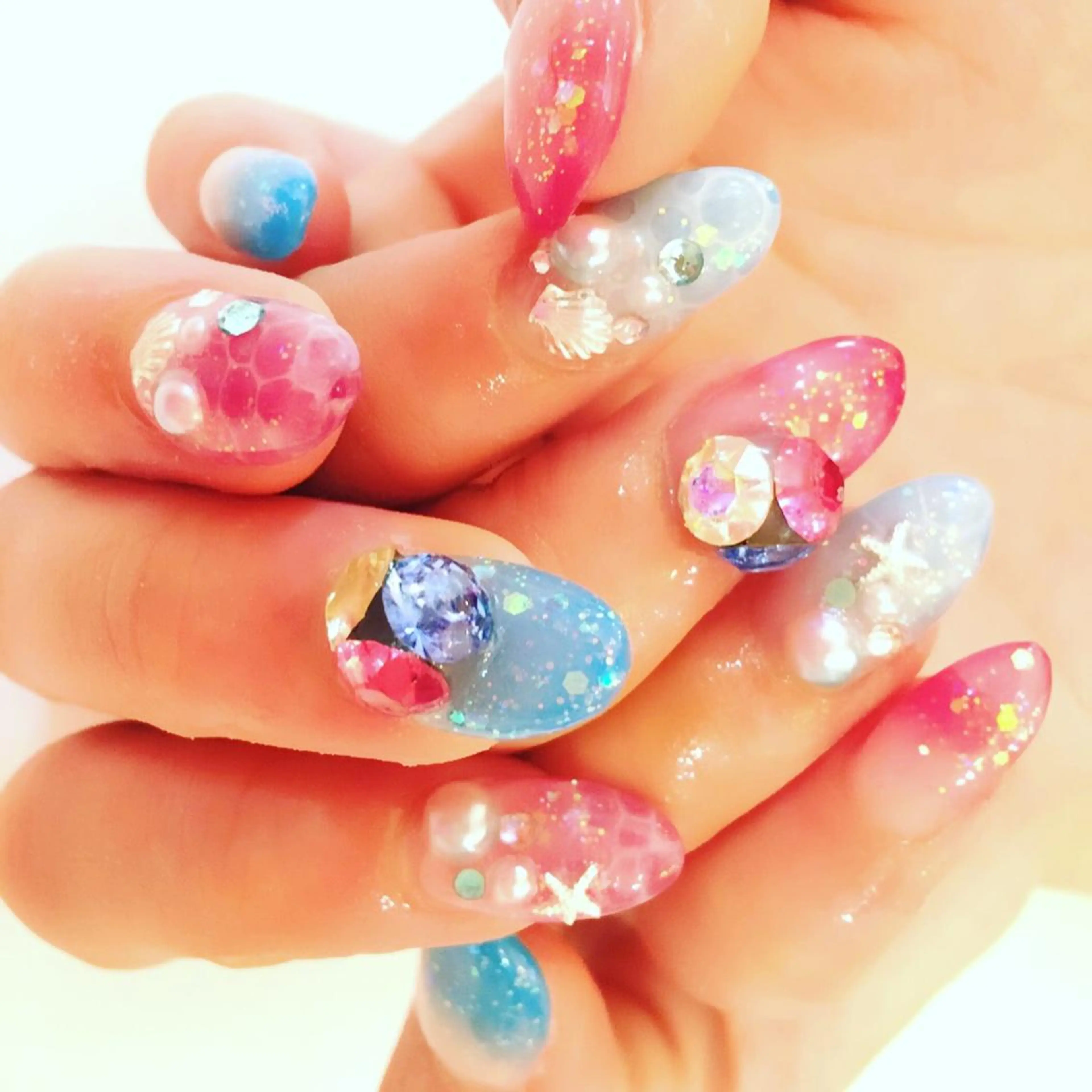 ミディアム カラー パーマ ヘアアレンジ メンズ キッズ ネイル マツエク・マツパ NAILSGOGO shibuyaのネイルデザイン