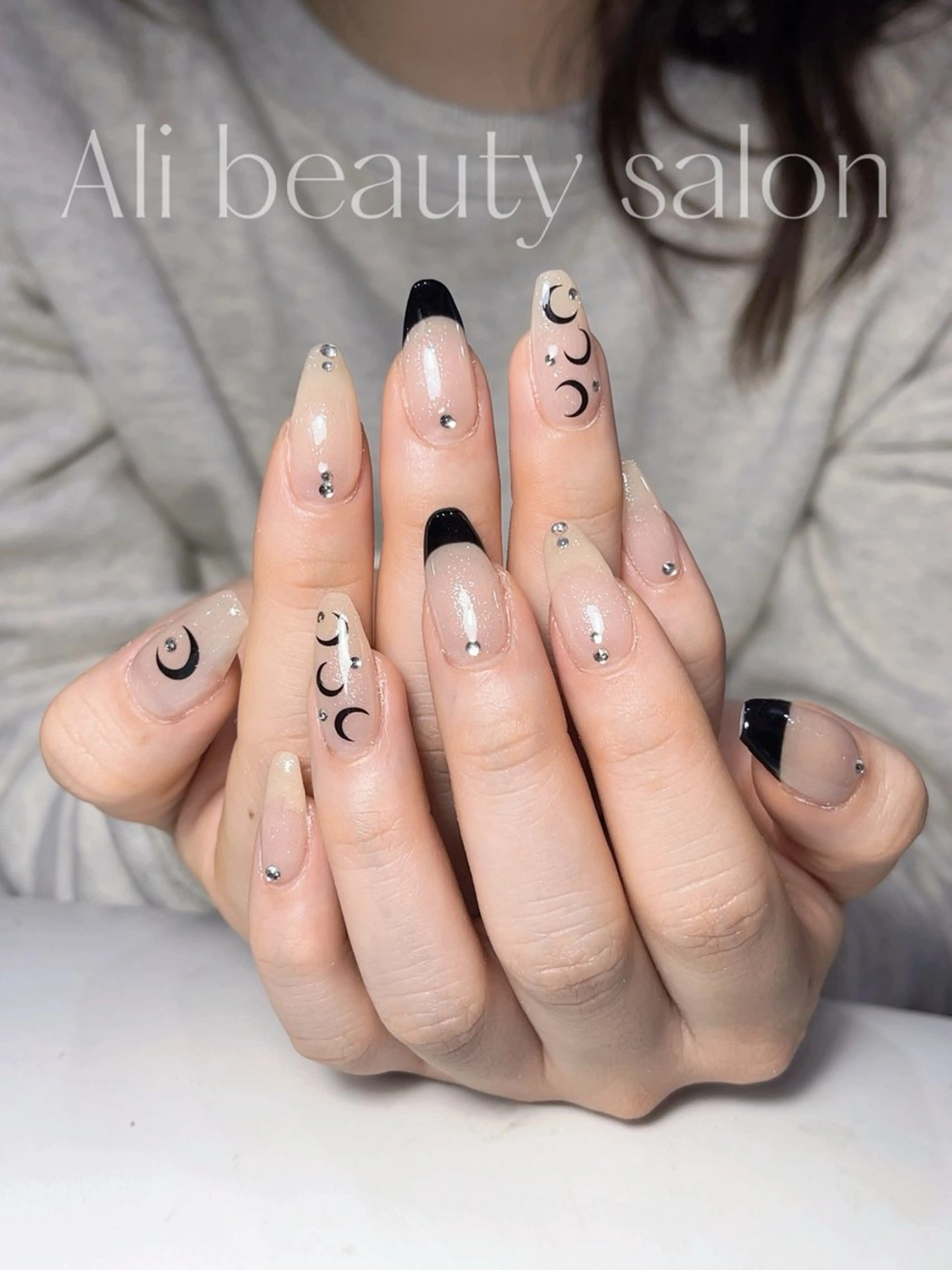 ネイル フレンチネイル ストーンネイル Ali 新小岩 ネイル専門のネイルデザイン