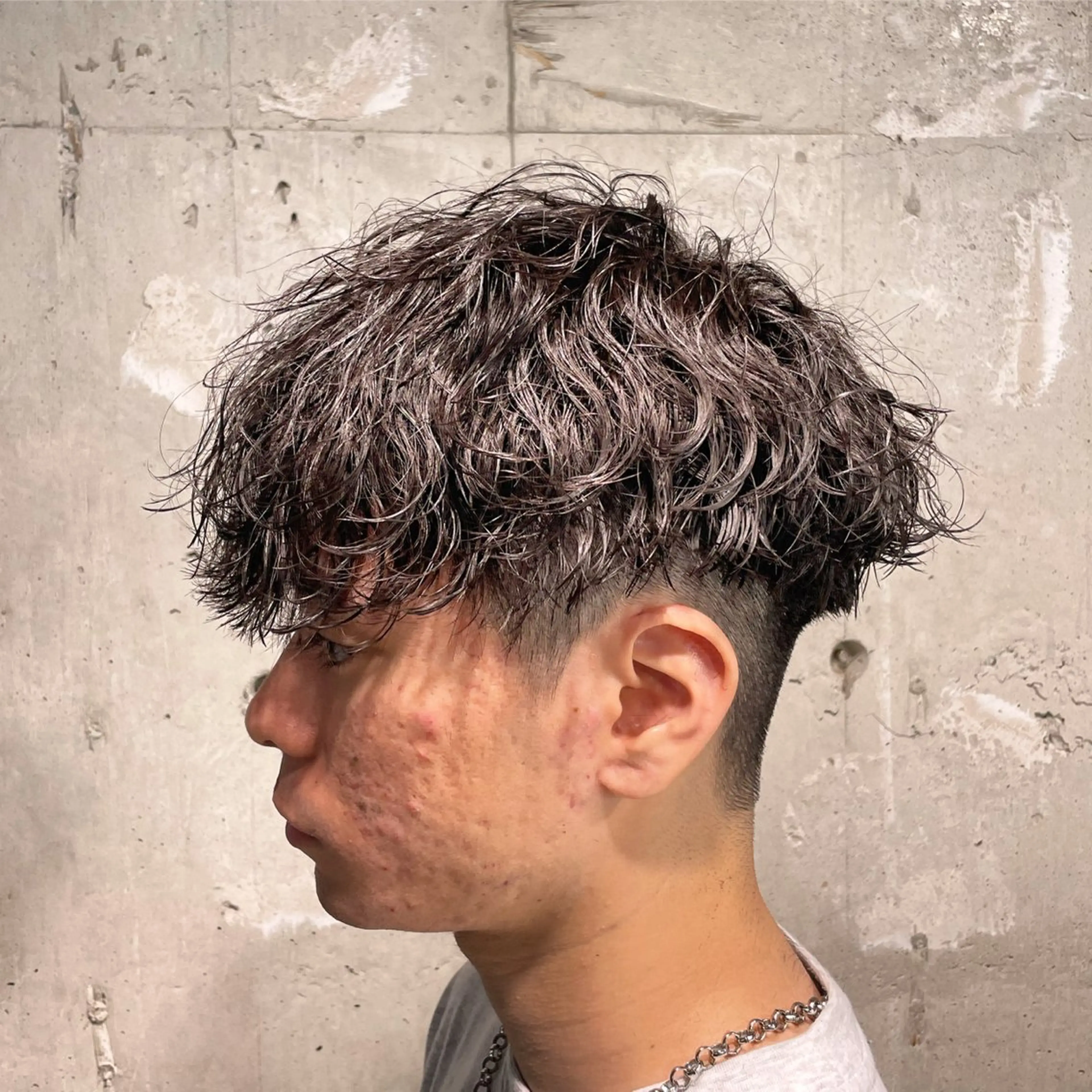 ショート パーマ メンズ カット ヘアカラー トリートメント 艶髪/透明感🪽 DISCO🪽のヘアスタイル