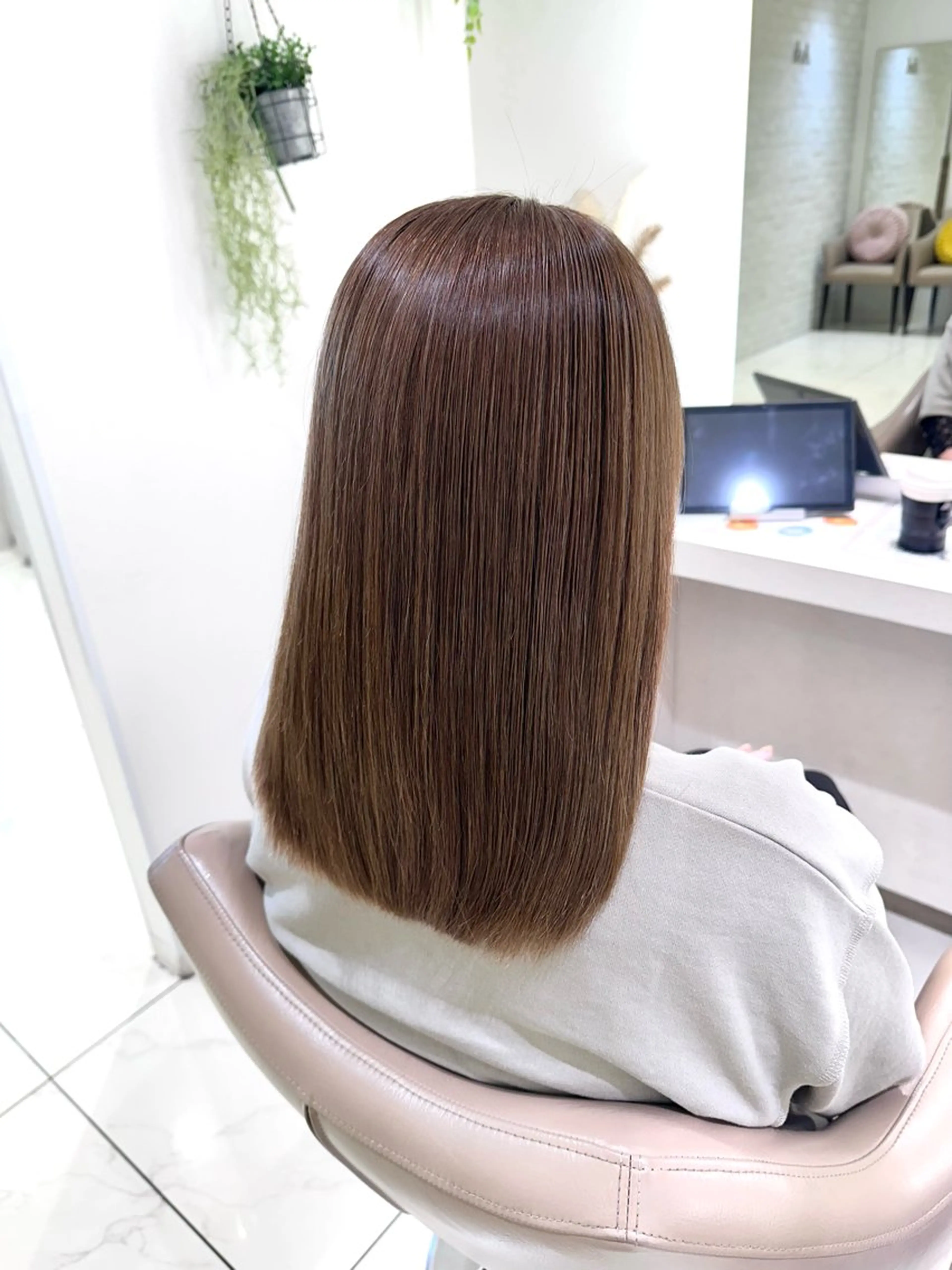 ミディアム 縮毛矯正 カット 縮毛矯正 トリートメント 安井　昴 💫ブリーチ縮毛矯正のヘアスタイル