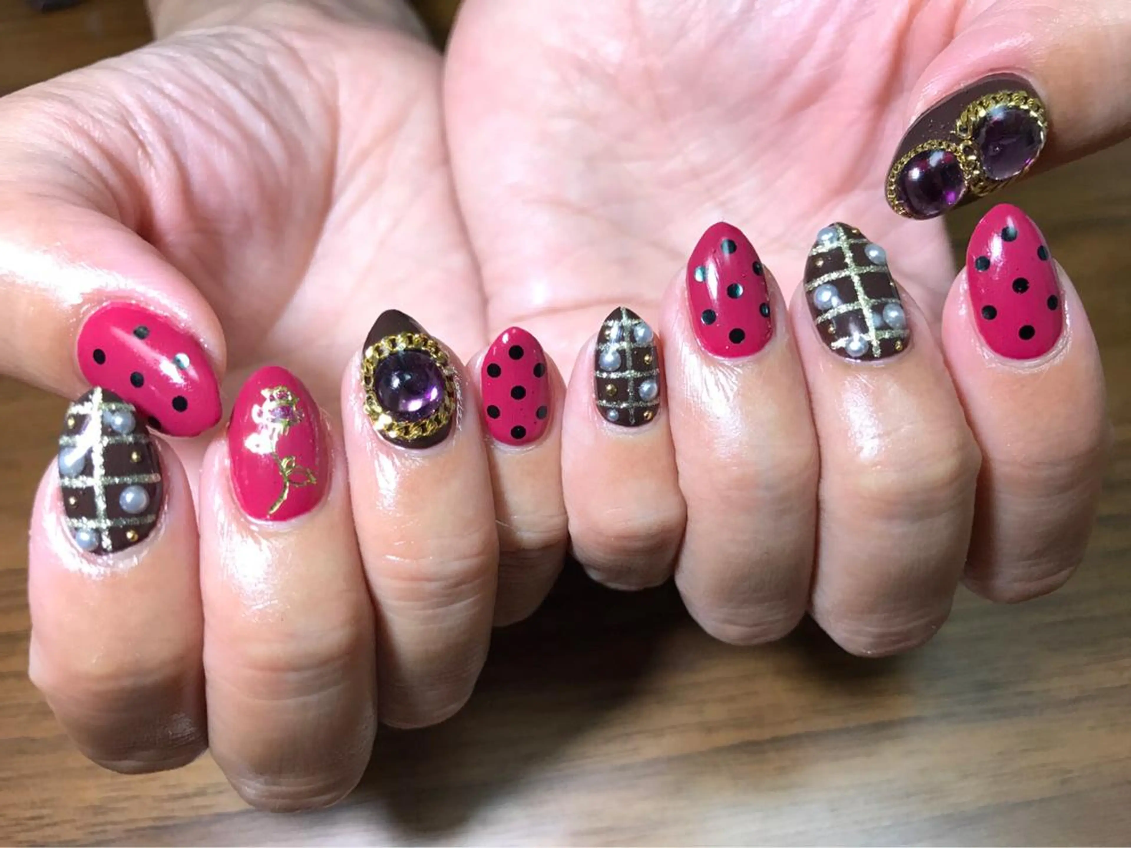 ネイル ｱｲﾗｯｼｭ ﾈｲﾙ ｻﾛﾝ つけるのマツエク・マツパデザイン