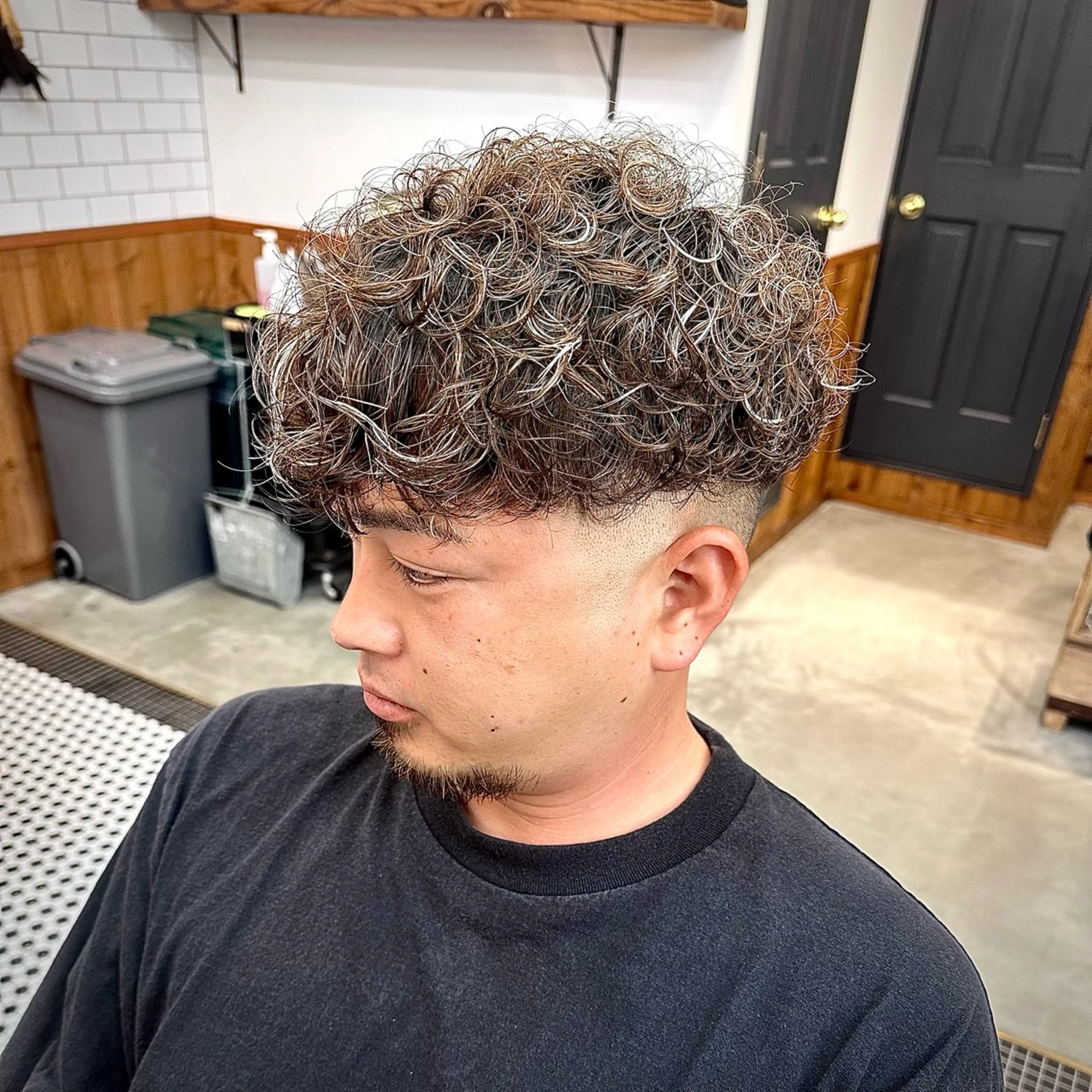 メンズ NUMBER THREEのヘアスタイル