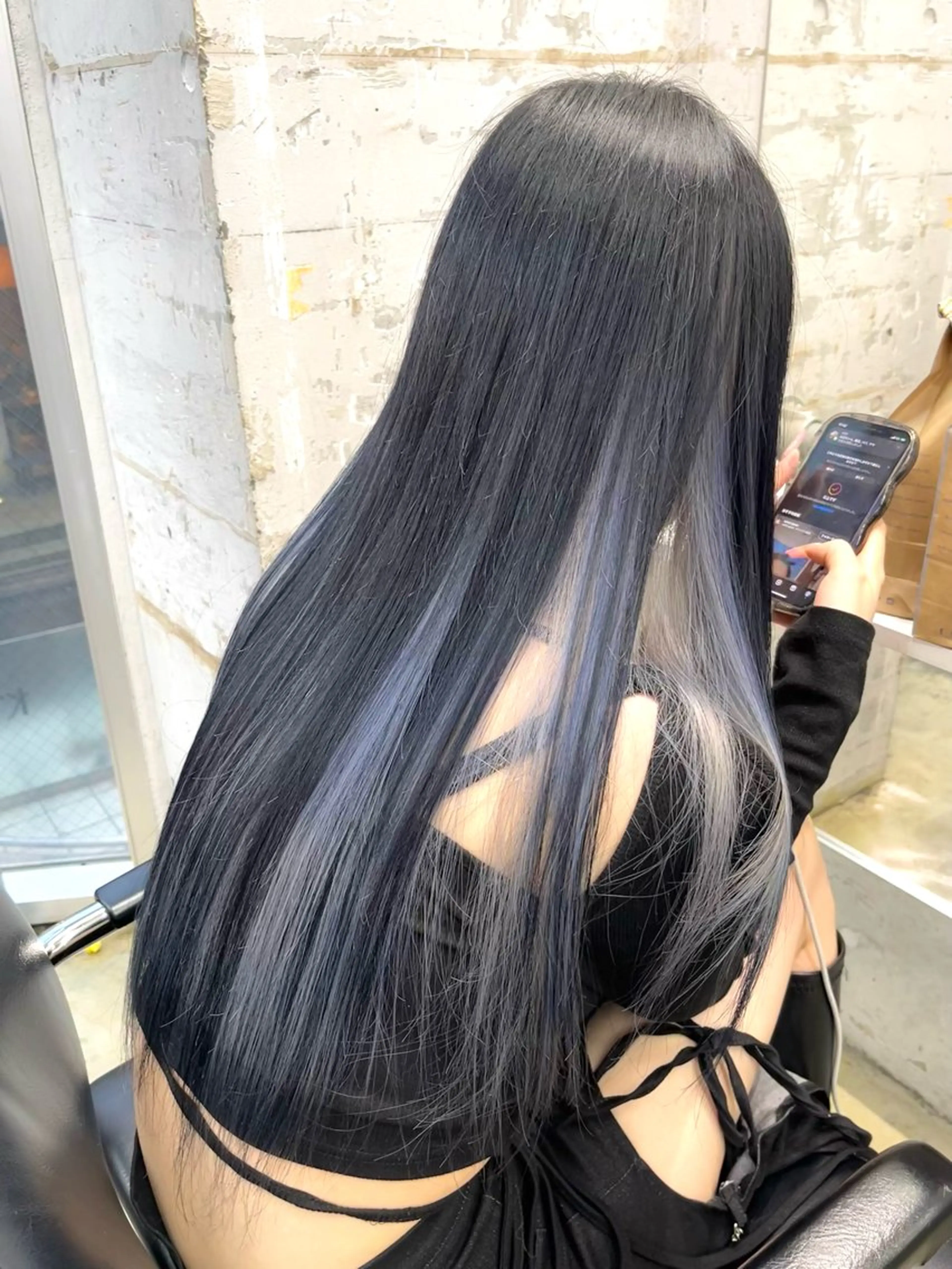 ロング カラー デザインカラー インナーカラー シルバー ヘアカラー トリートメント デザインカラーとハイ トーン/HIROKIのヘアスタイル