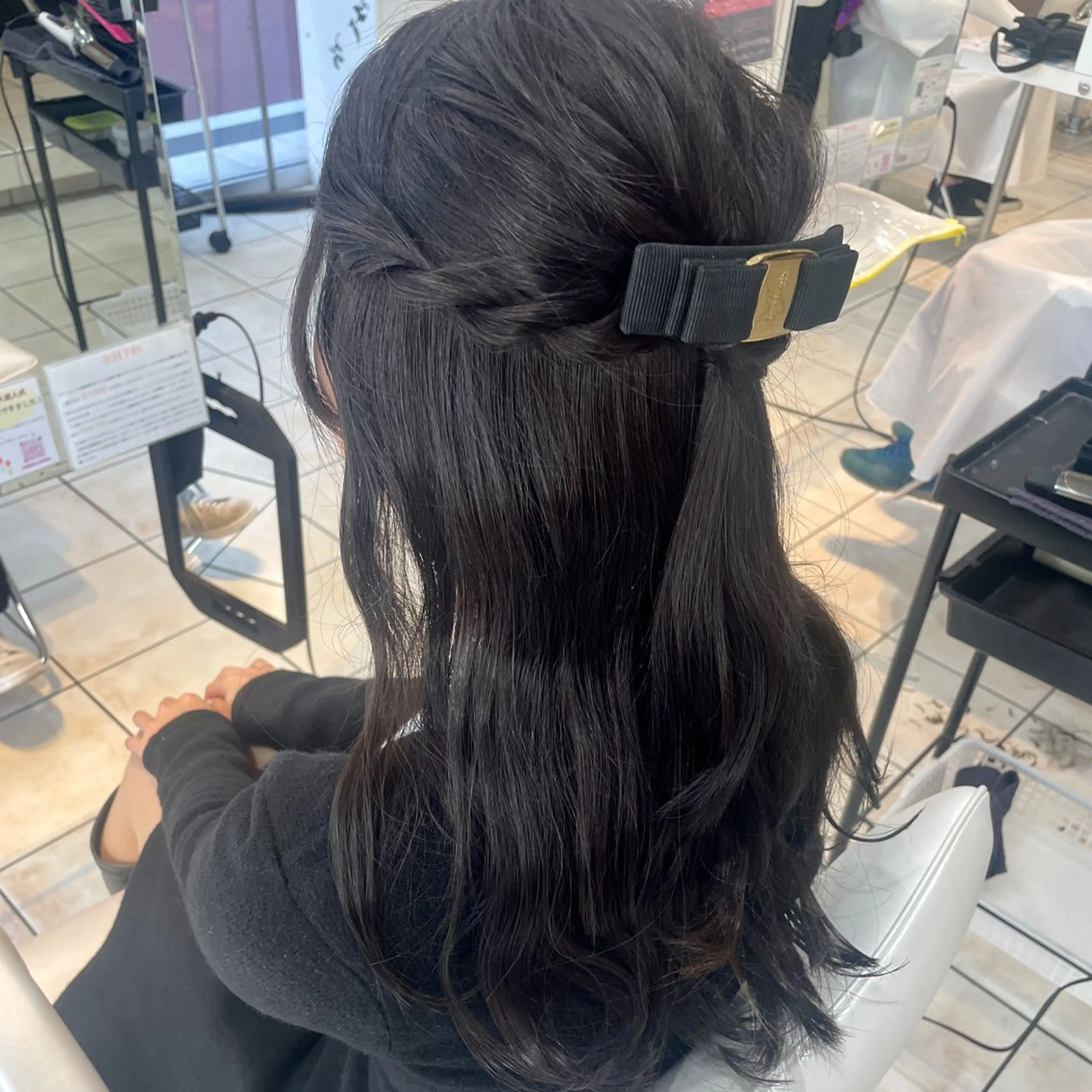 ロング ヘアアレンジ ブリーチ/ヘアセット 【𝙍𝙞𝙣𝙤】のヘアスタイル