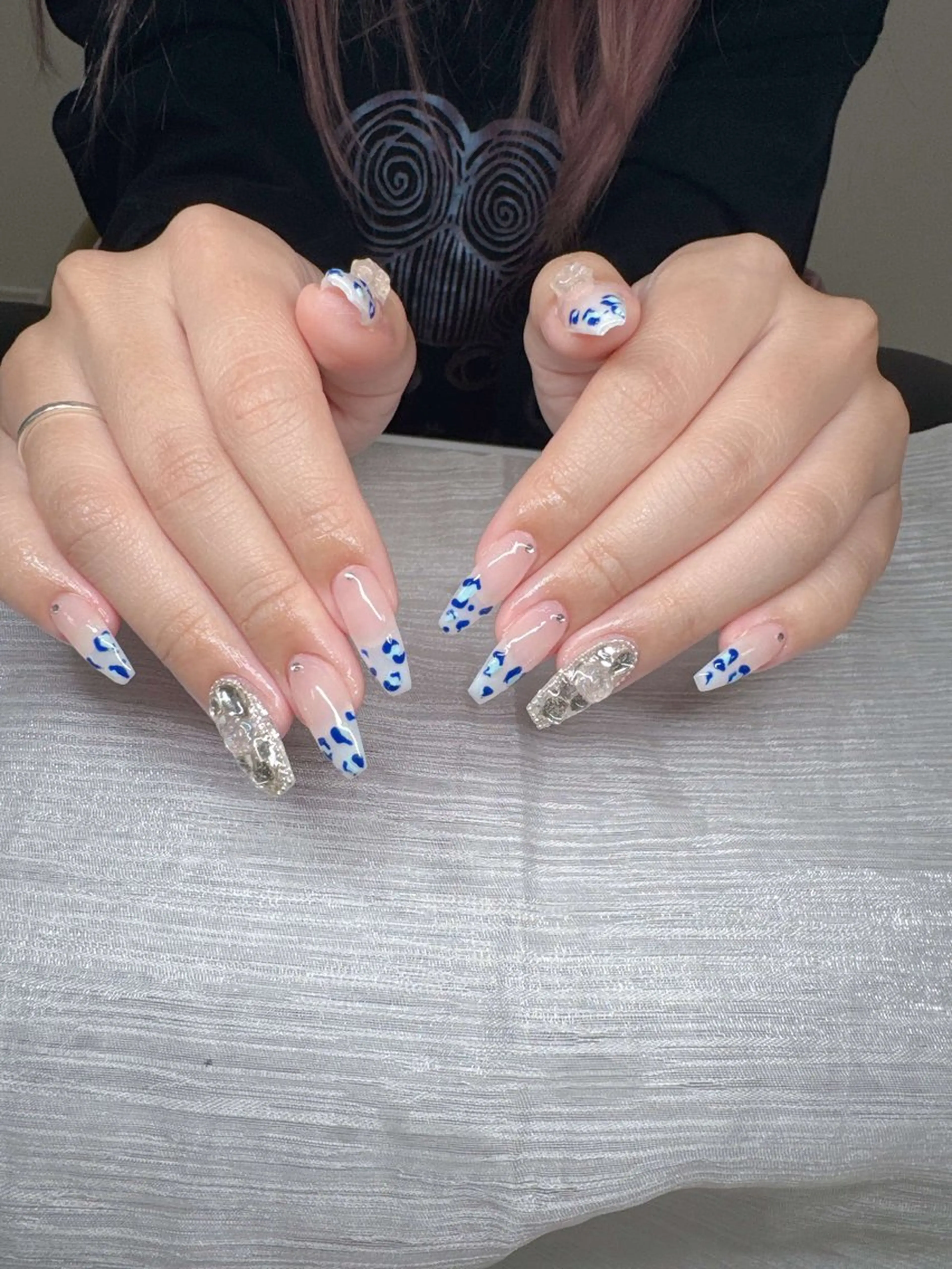 ネイル 長さ出し グラデーション 卒業式 キラキラネイル マグネットネイル Lee Nailsのネイルデザイン