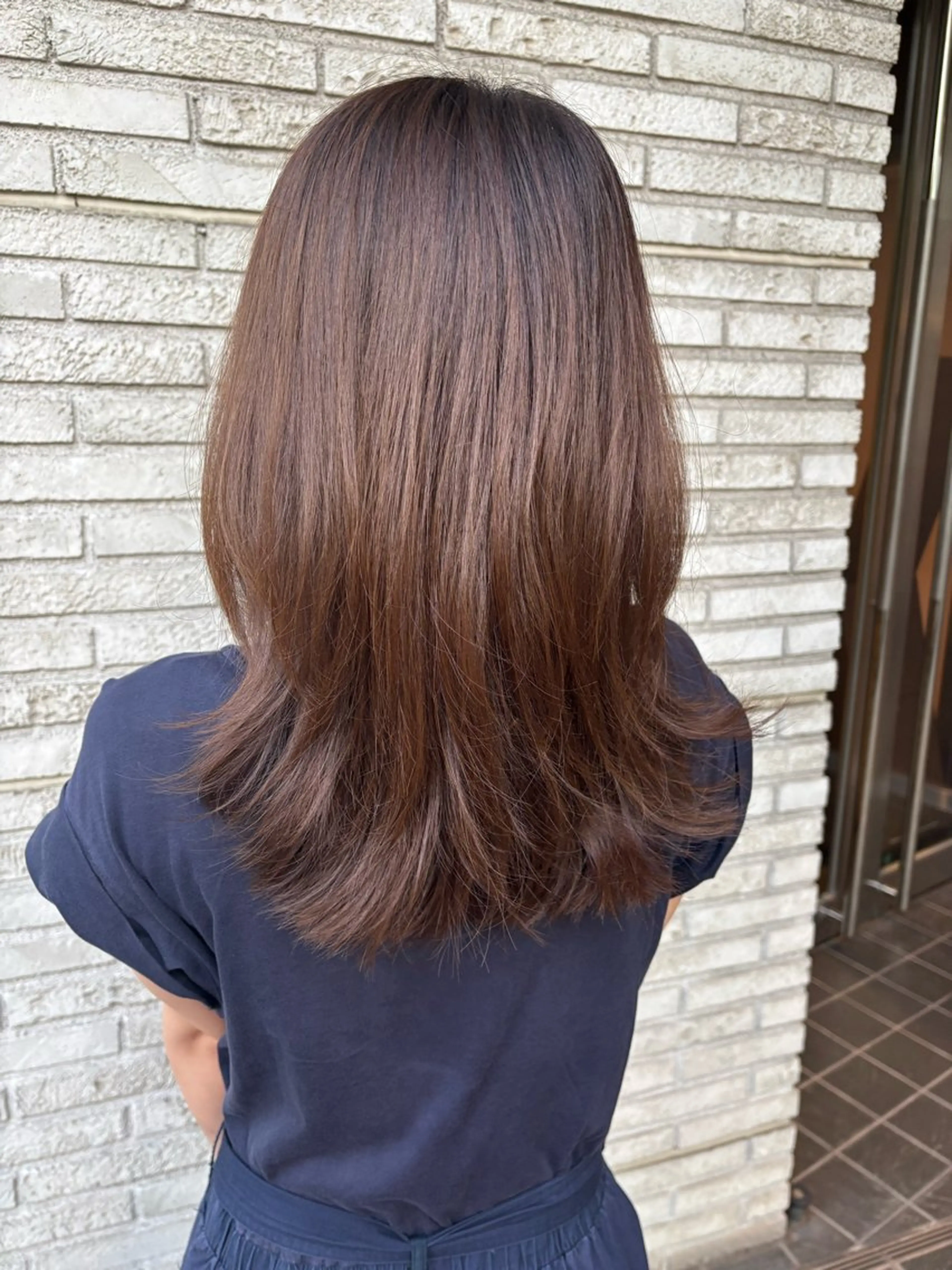 セミロング くびれヘア レイヤーカット 石毛 大翔のヘアスタイル