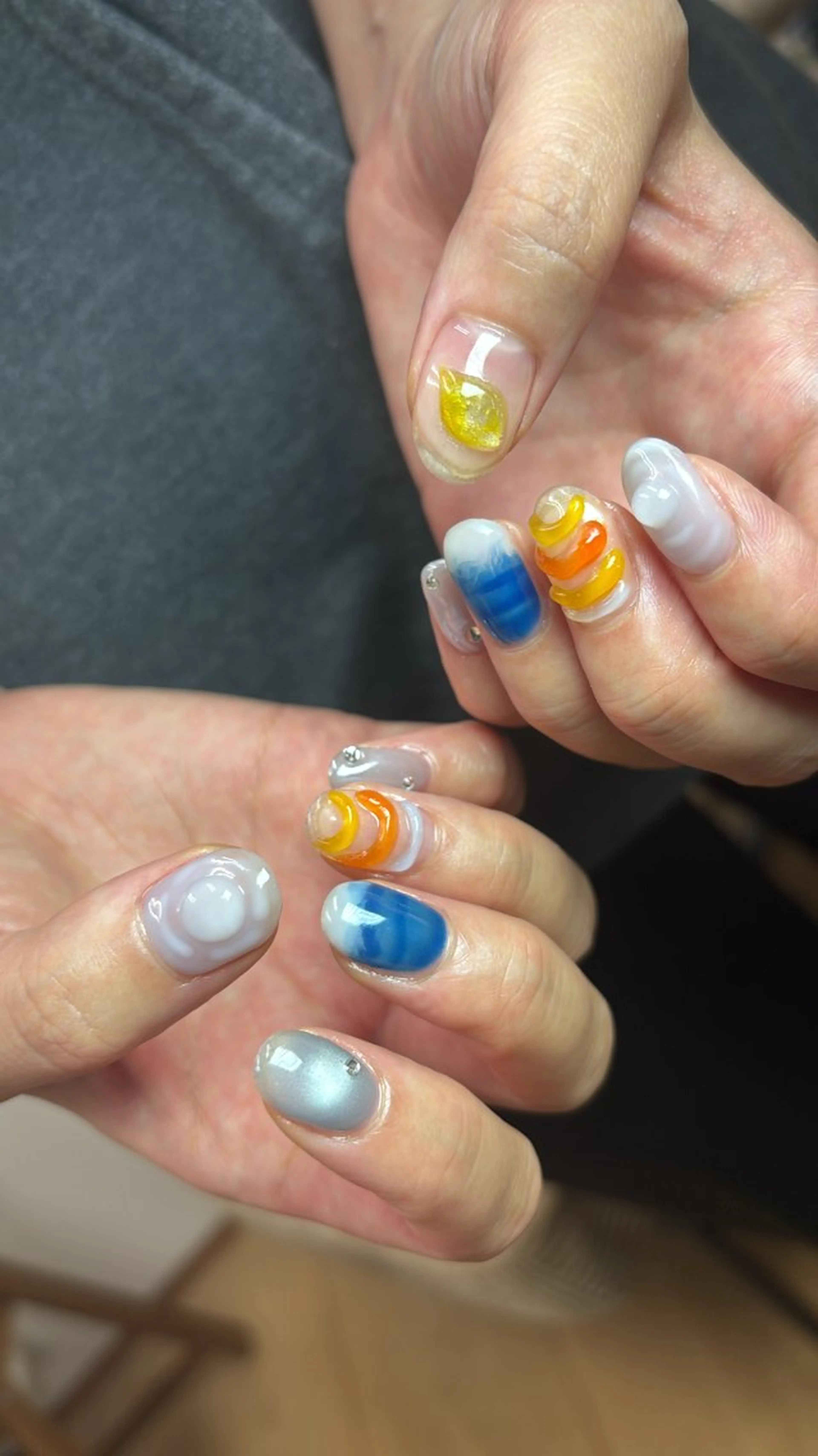 ネイル nailsalon　hue所属・小山 羽奈のネイルデザイン