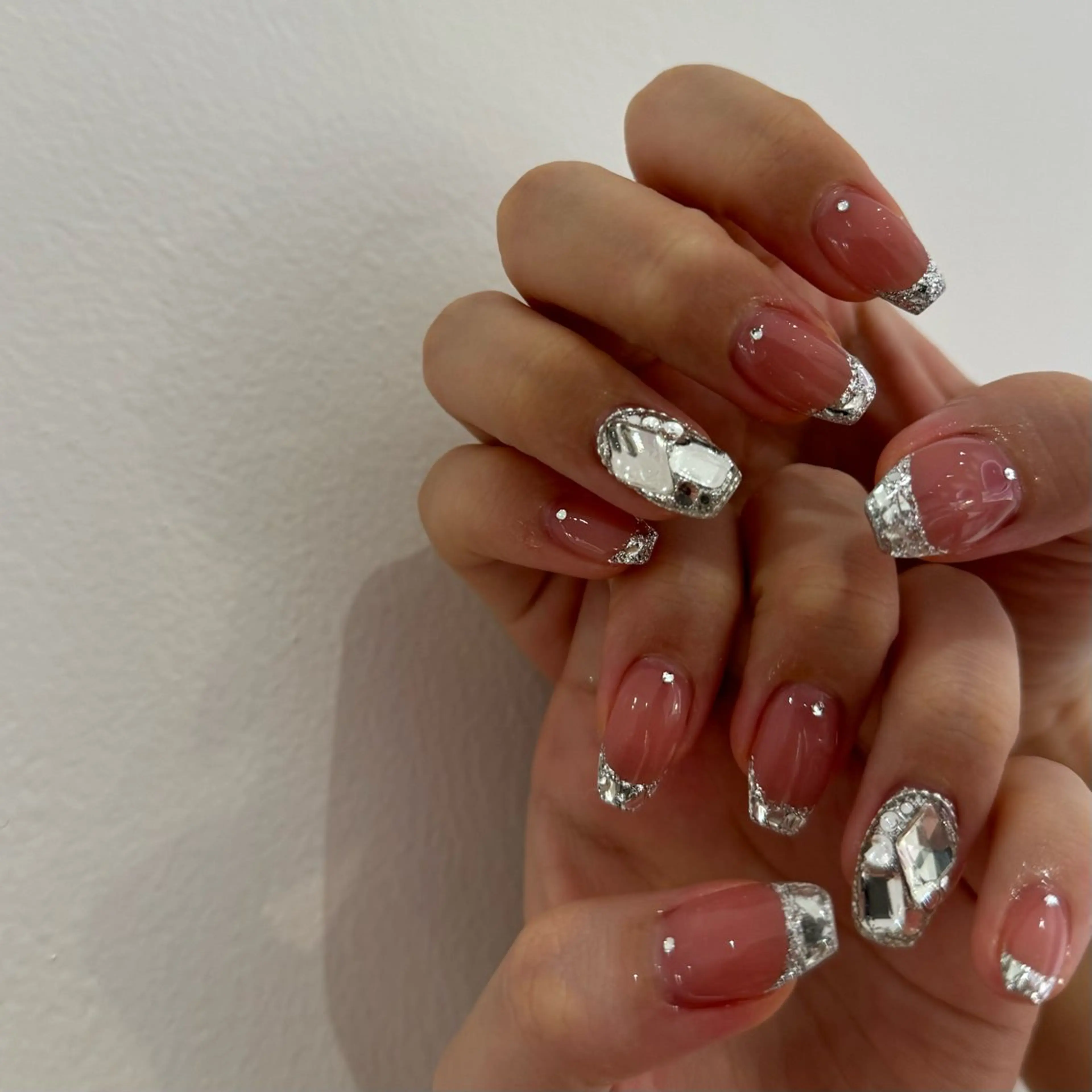 ネイル フレンチネイル ガラスフレンチ ネイルサロン Lancilのネイルデザイン