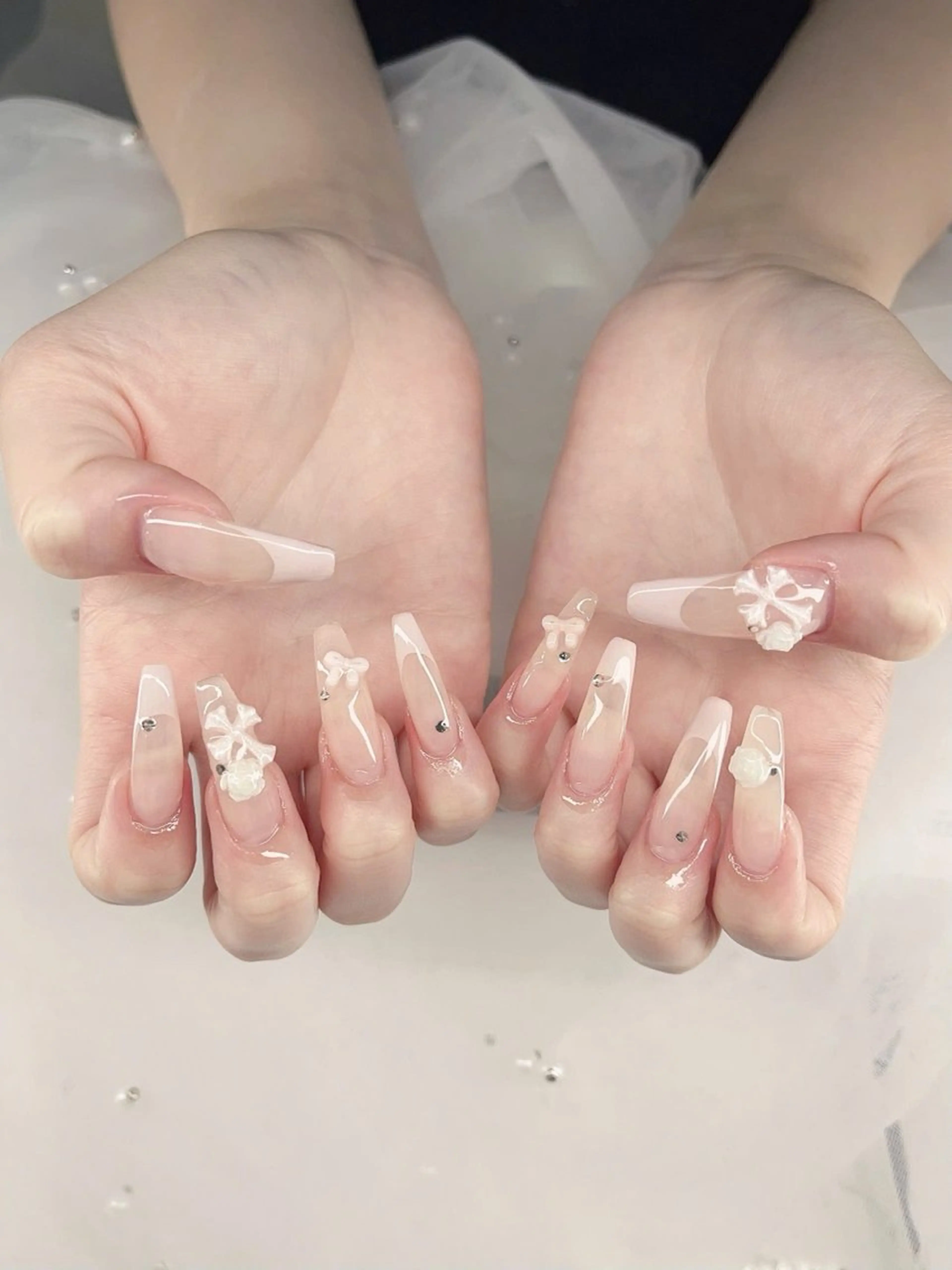 ネイル フレンチネイル キラキラネイル マグネットネイル ミラーネイル ニュアンスネイル ハンドネイル Tira Nailのネイルデザイン