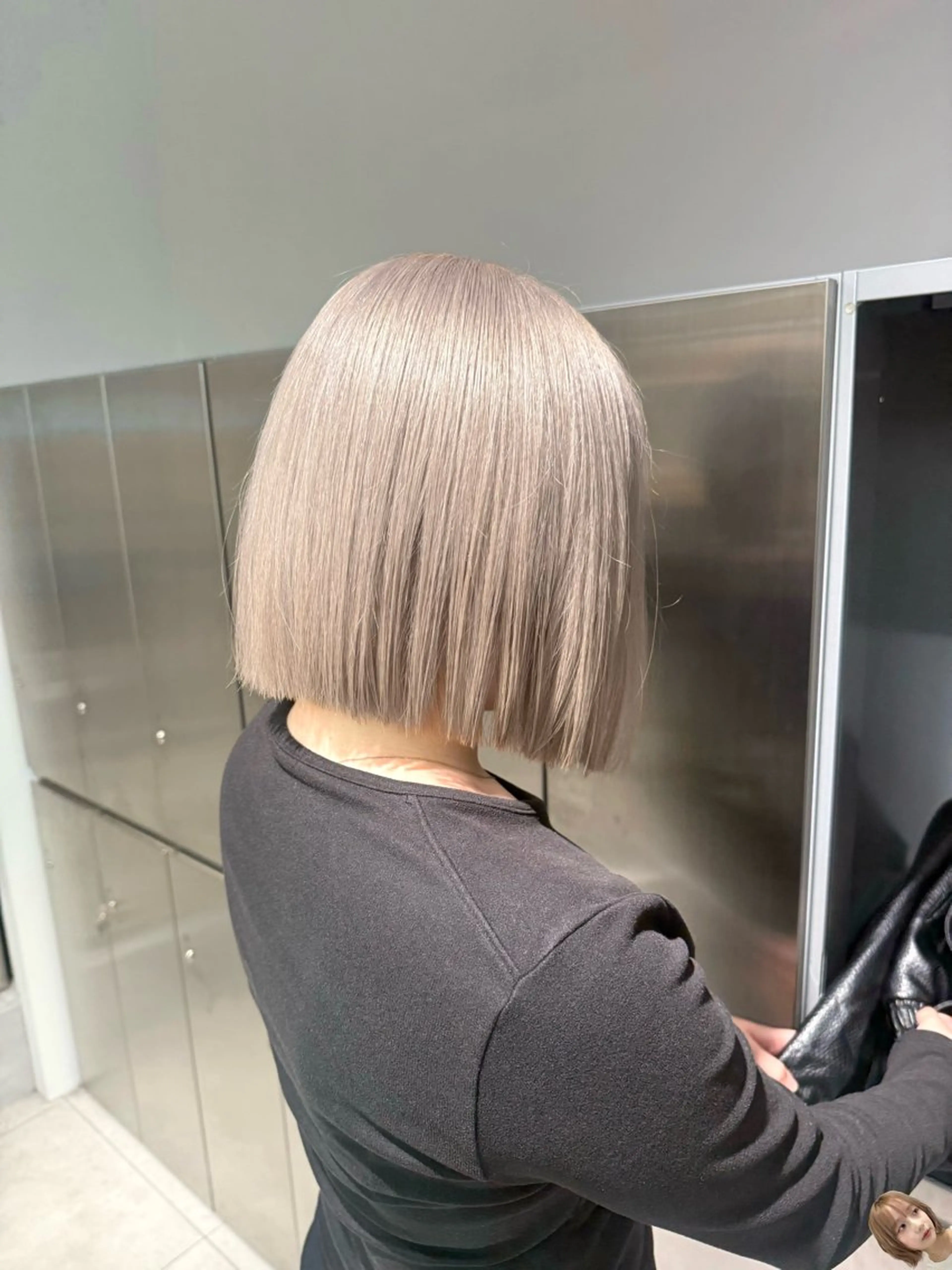 ミディアム ボブ カット ヘアカラー トリートメント ハルナ/ハイトーン‎ /lond uluのヘアスタイル